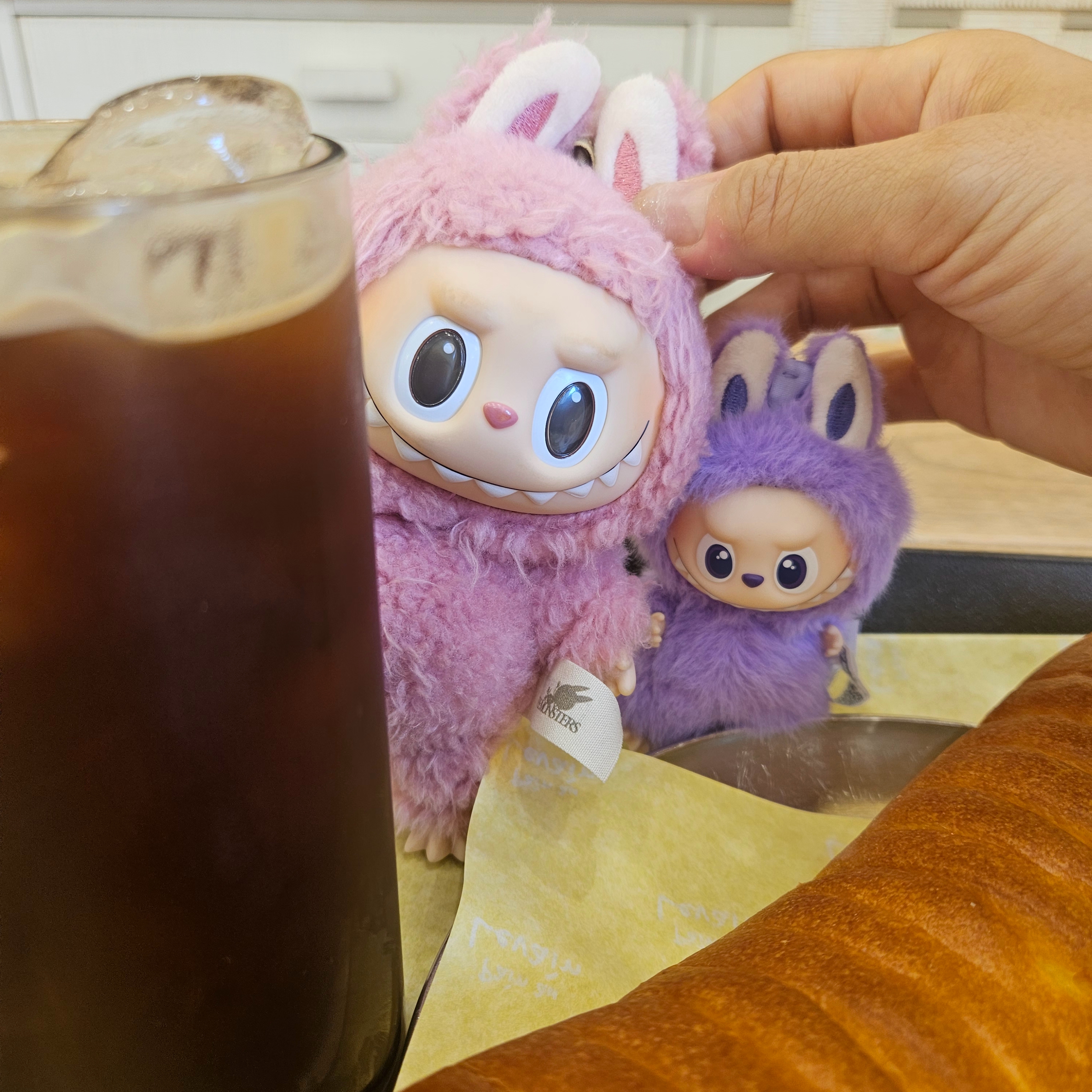 Pop Mart Labubu The Monsters Pin For Love Series Vinyl Plush Pendant (N-Z) T (Opened Case), Pop Mart Labubu The Monsters Labubu Tasty Macarons Series Lyche Berry Keyring 착용 스타일 - 2