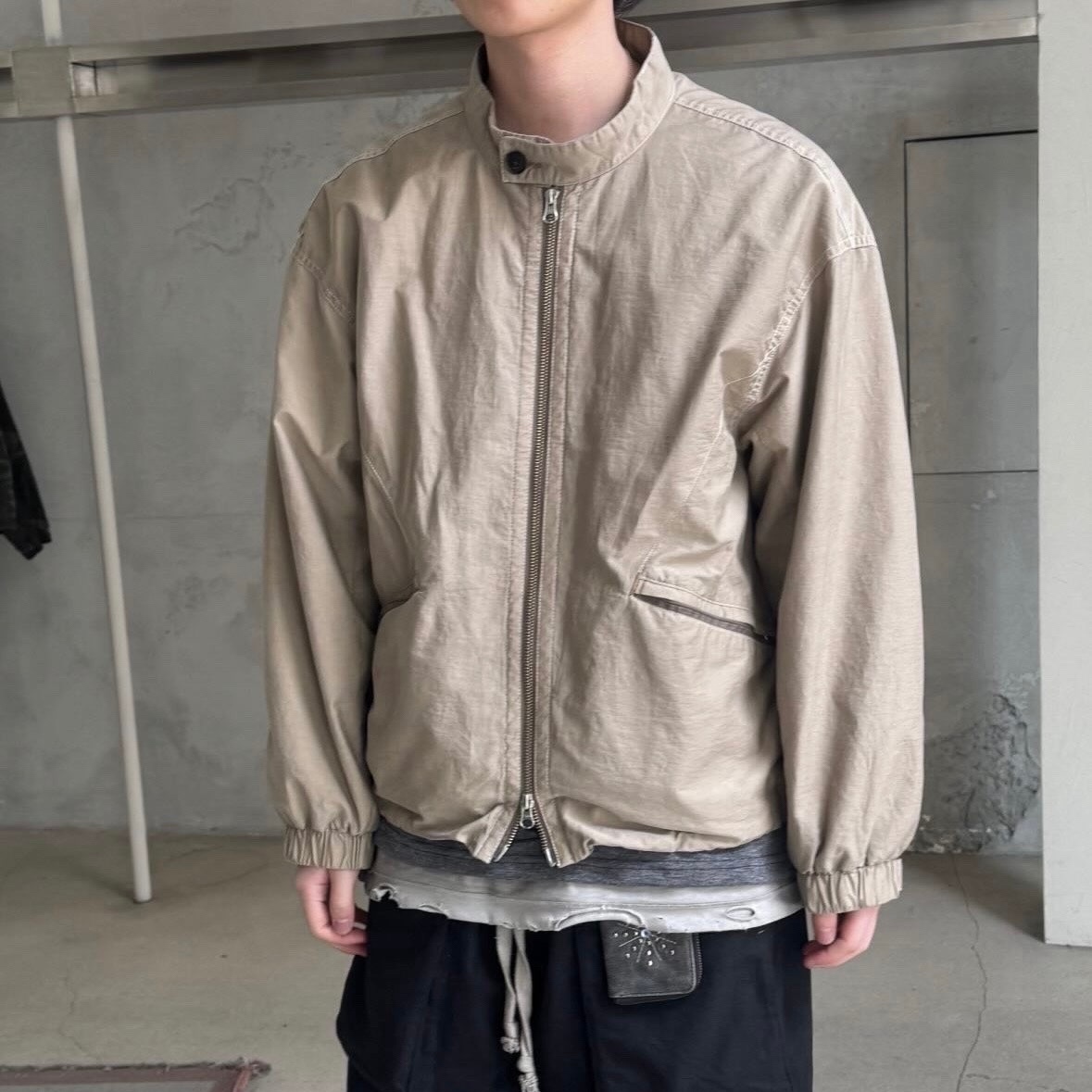 Polyteru Motorcycle Blouson Beige, Polyteru Track Jumper Paisley Patched Black 착용 스타일 - 2