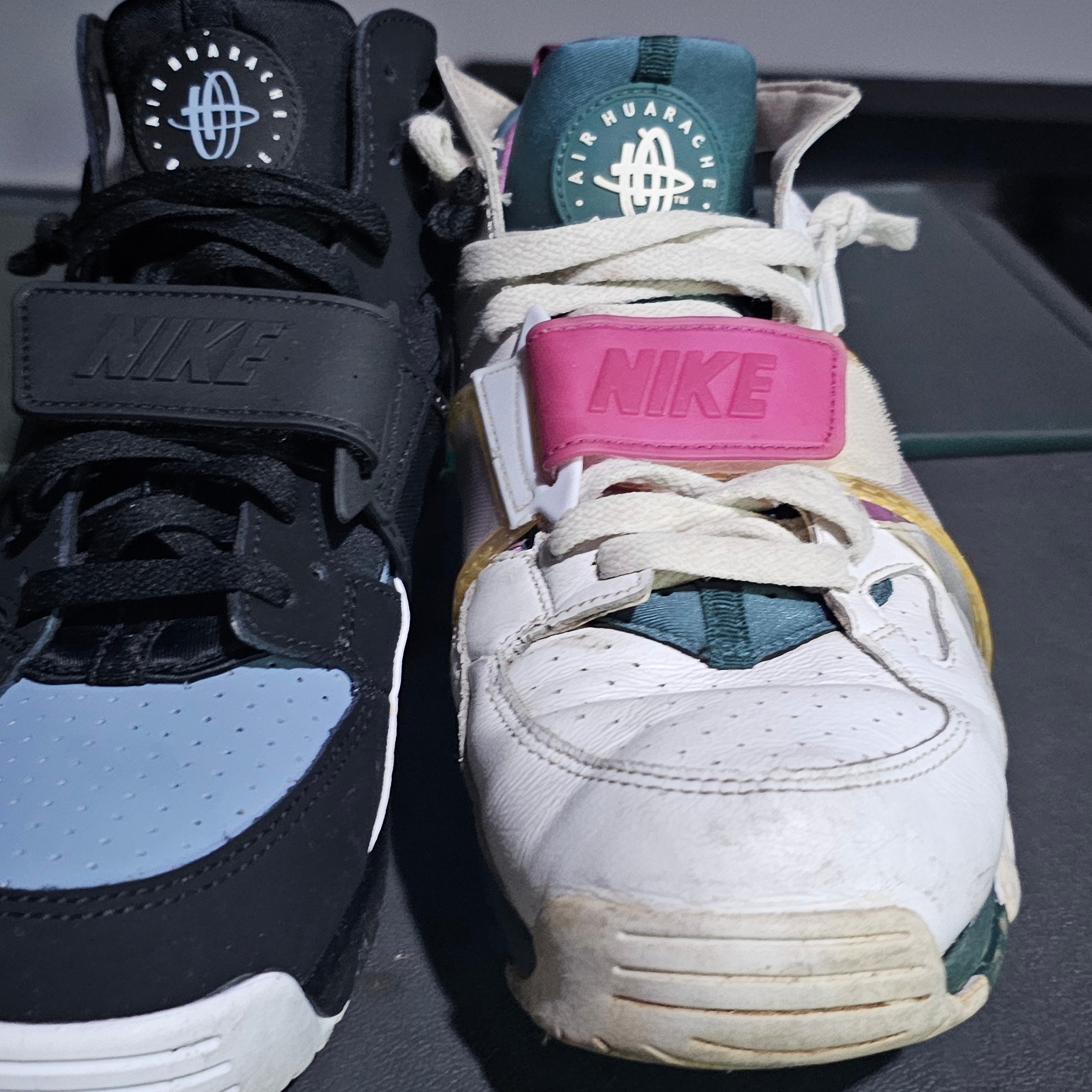 Nike Air Trainer Huarache Black and Cool Blue 착용 스타일 - 4
