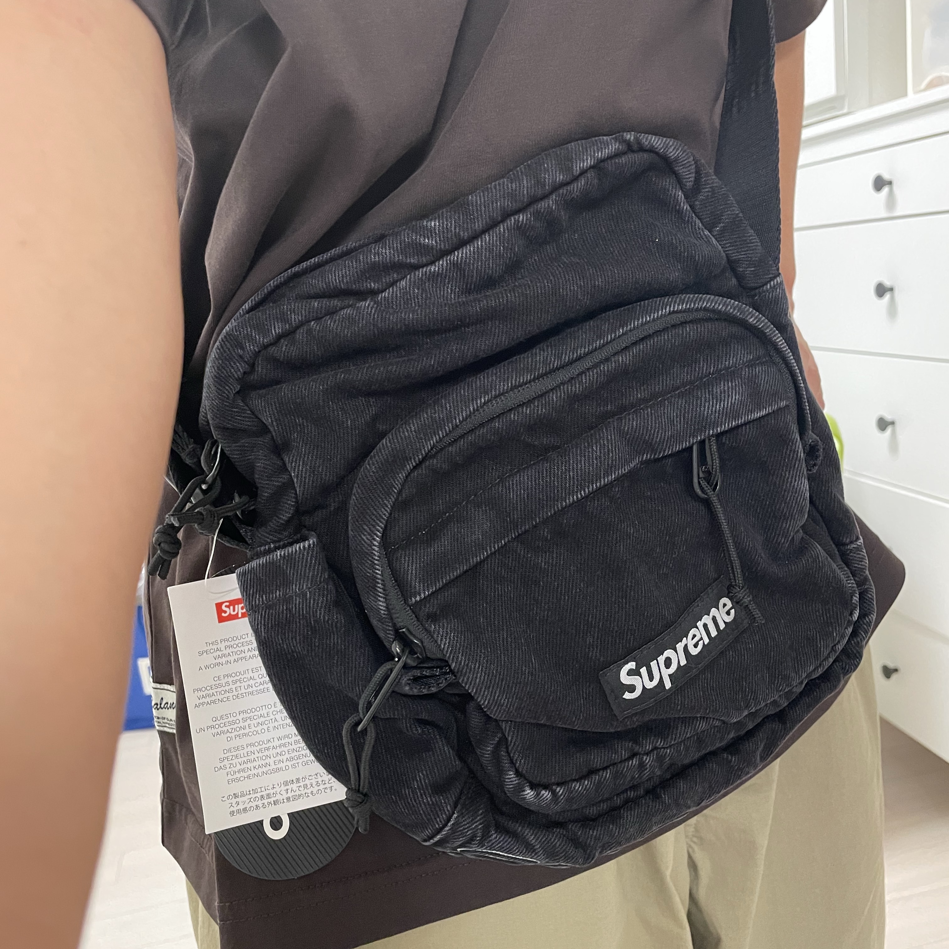 Supreme Denim Shoulder Bag Black - 25FW 착용 스타일 - 1
