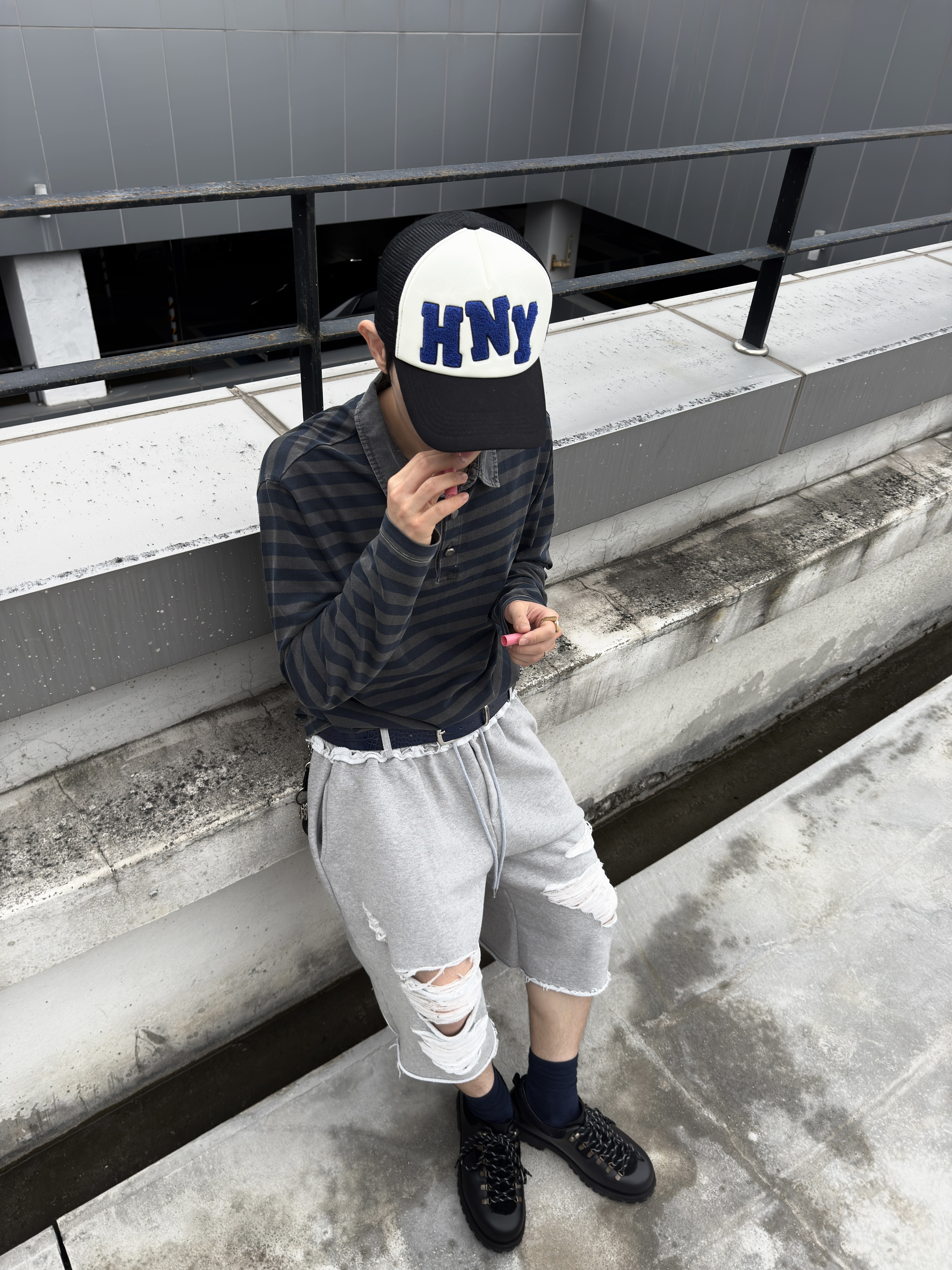 Hatchingroom VTG Stripe Polo T-Shirt Dyed Blue, Romantic Move Oat Mountain Oil Black 착용 스타일 - 2