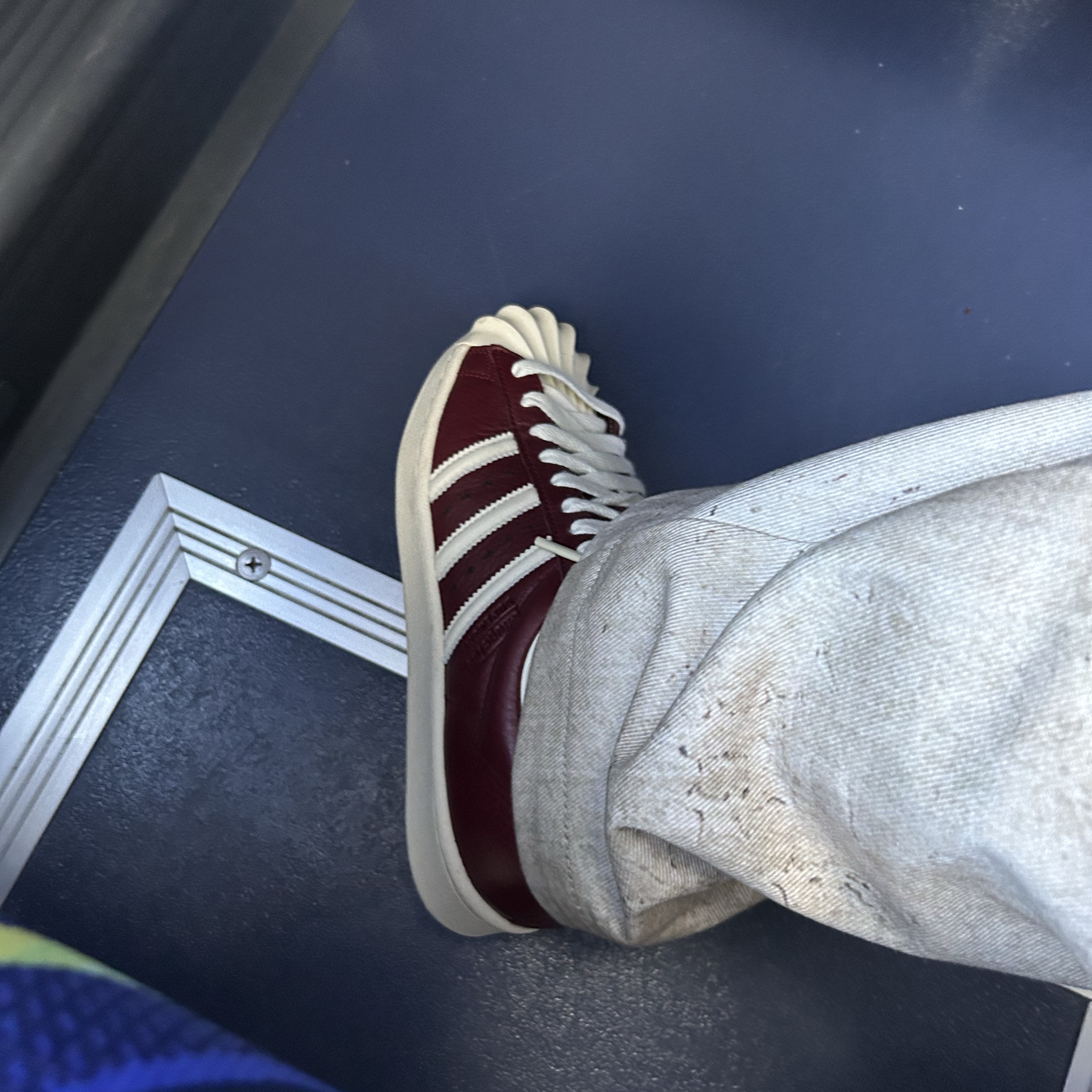 Adidas x Thug Club Superstar Vintage Collegiate Burgundy Cream White 착용 스타일