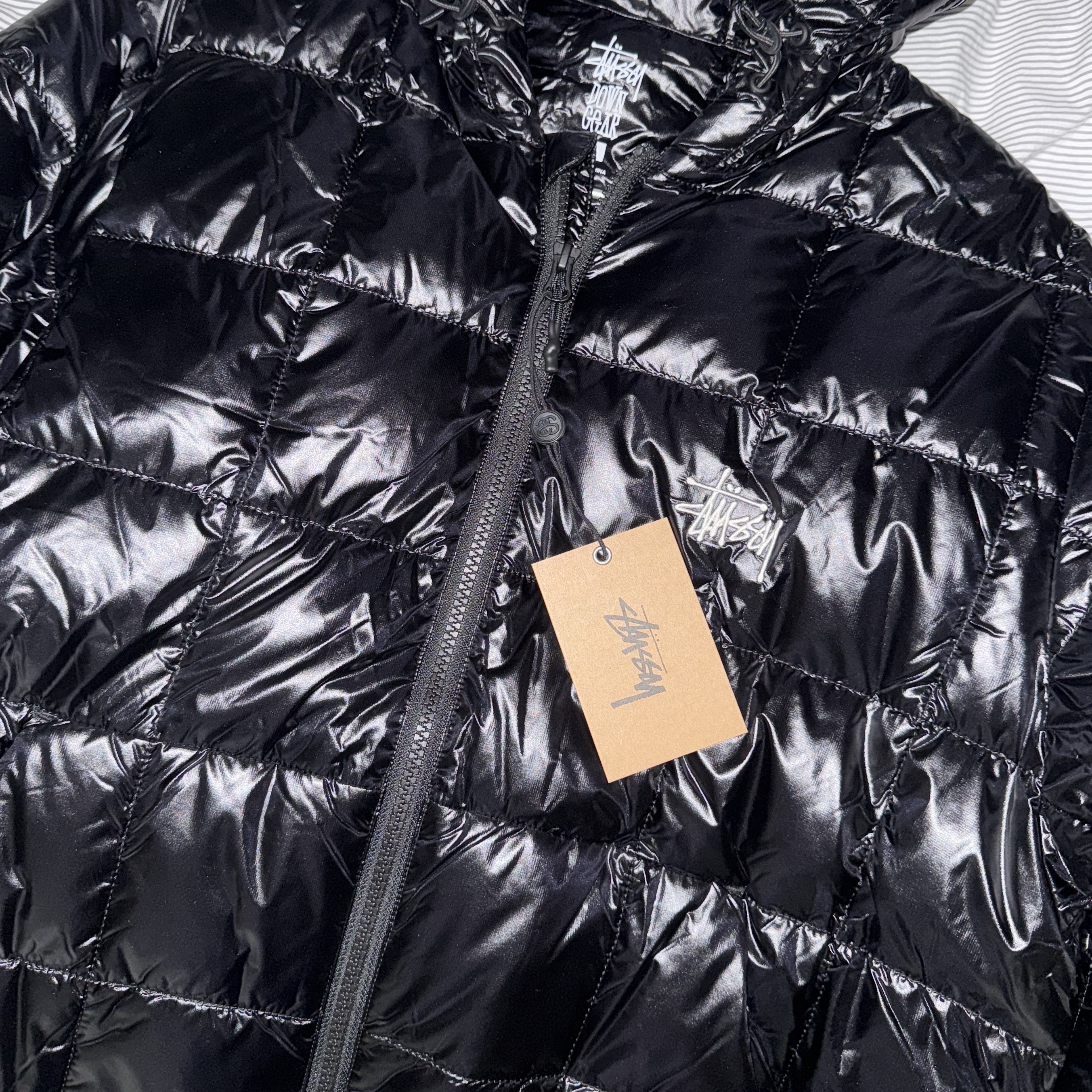 Stussy Midweight Hooded Puffer Black 착용 스타일 - 3