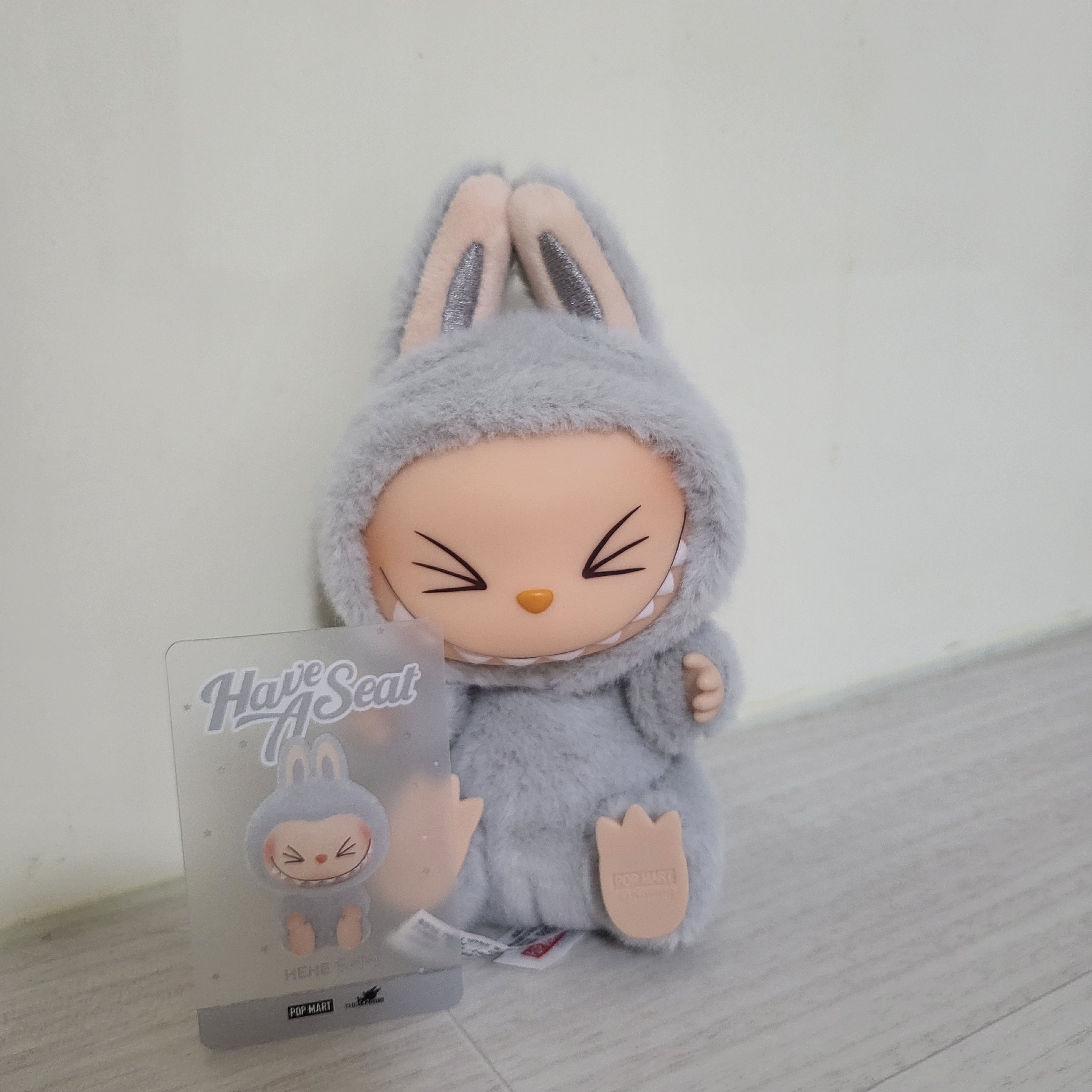 Pop Mart Labubu Let's Play Together Doll Series Hehe Keyring (Opened Case) 착용 스타일
