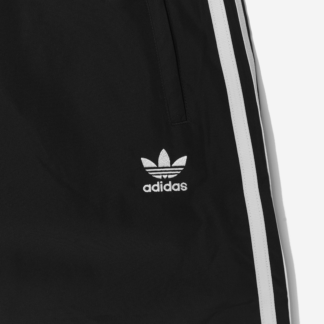 (W) 아디다스 아딜레늄 시즌 3 오버사이즈 트랙 팬츠 블랙 - US 사이즈((W) Adidas Adilenium Season 3 Oversized Track Pants Black - US Sizing) - 3