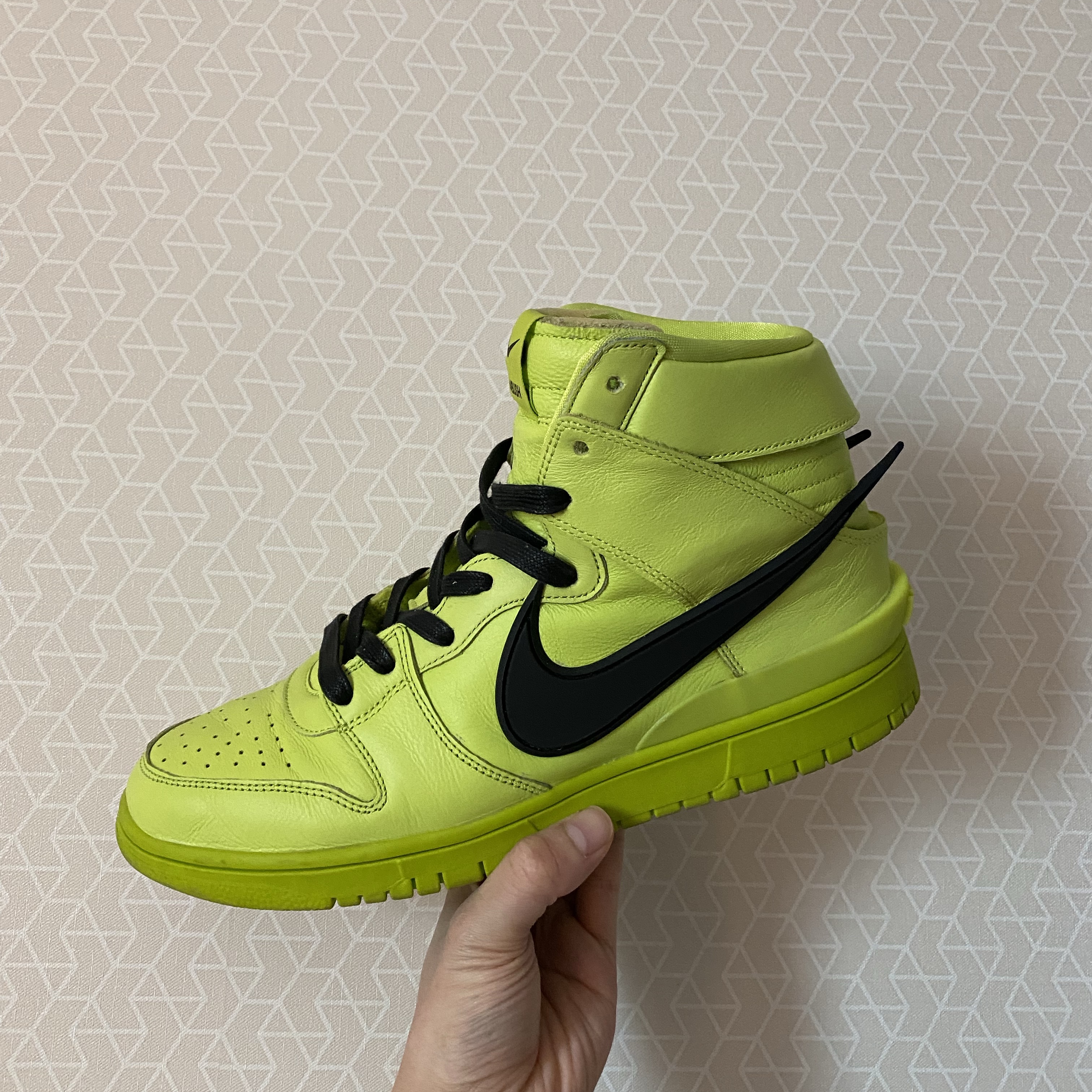 Nike x Ambush Dunk High Flash Lime 착용 스타일
