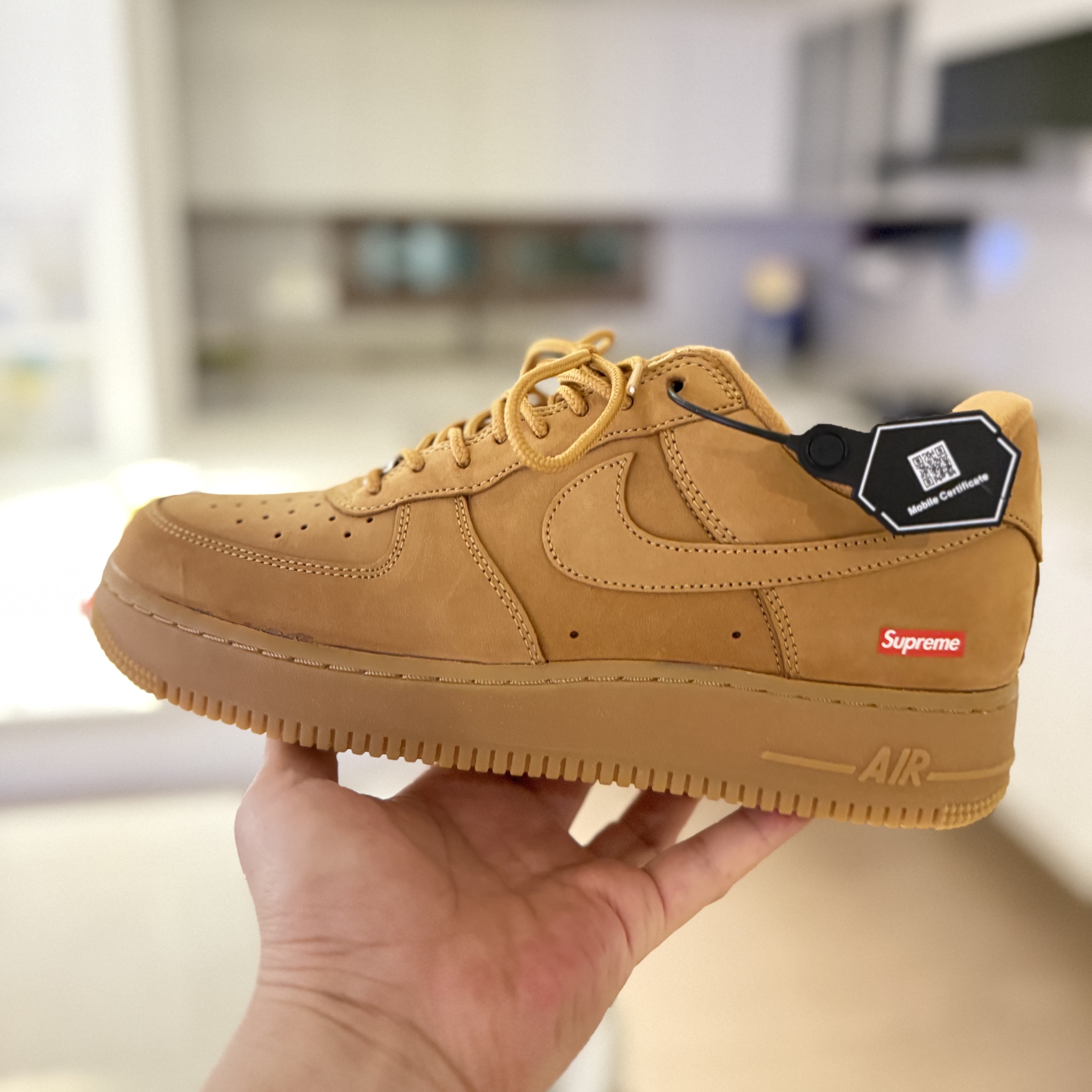 Nike x Supreme Air Force 1 Low Flax 착용 스타일