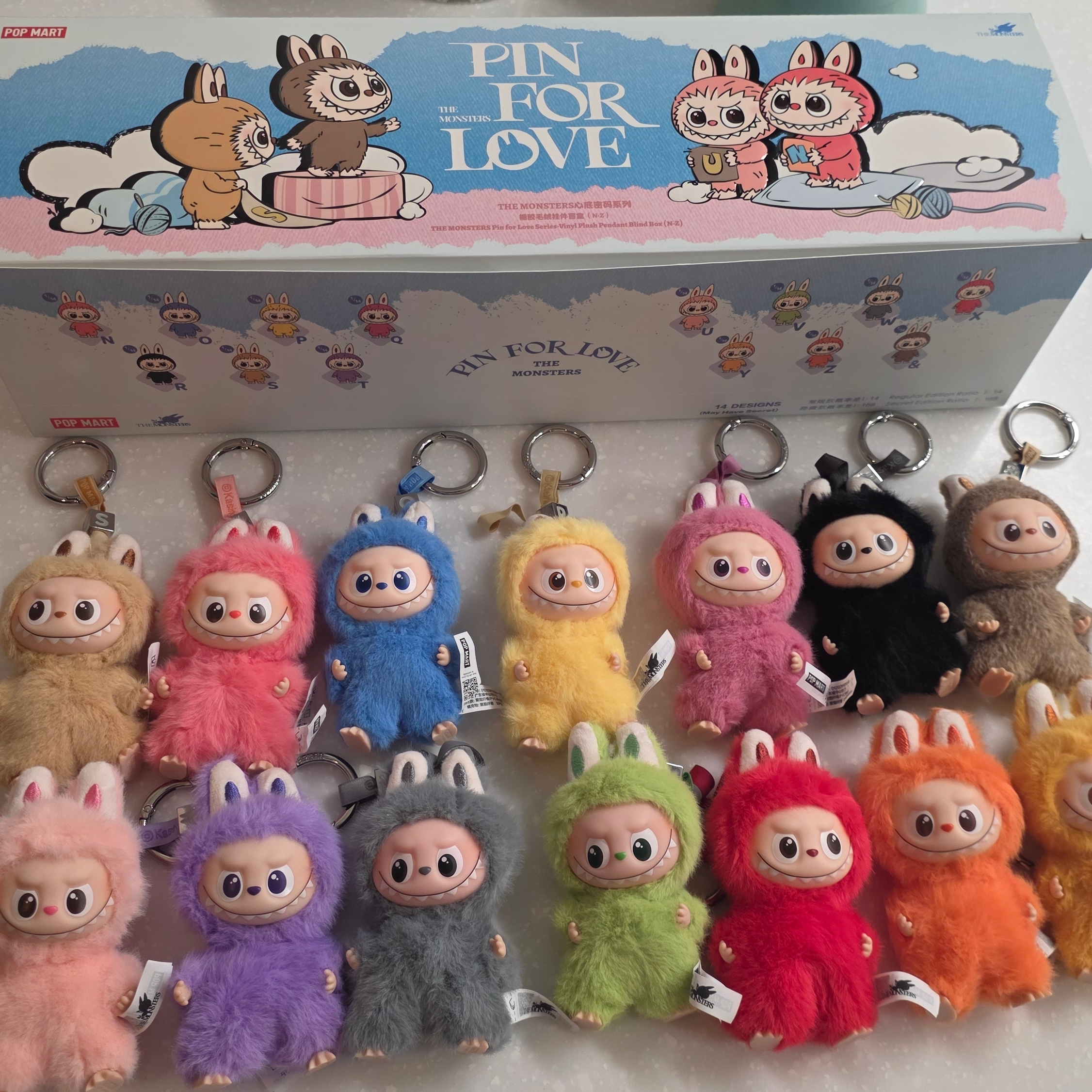 Pop Mart Labubu The Monsters Pin For Love Series Vinyl Plush Pendant Sealed Case (N-Z) (14 Blind Boxes) 착용 스타일 - 1