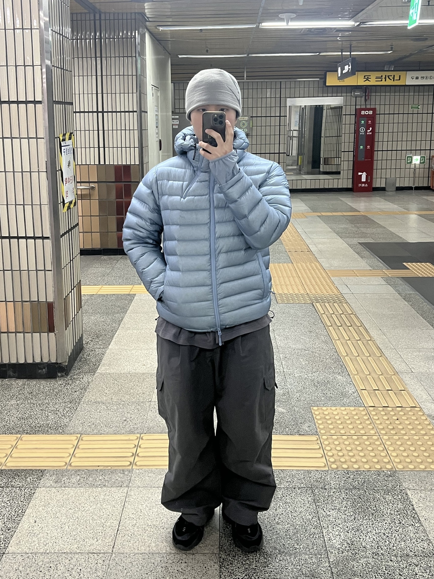 Sansan Gear Suffix Puffer Jacket Sky Blue - 24FW 착용 스타일 - 3