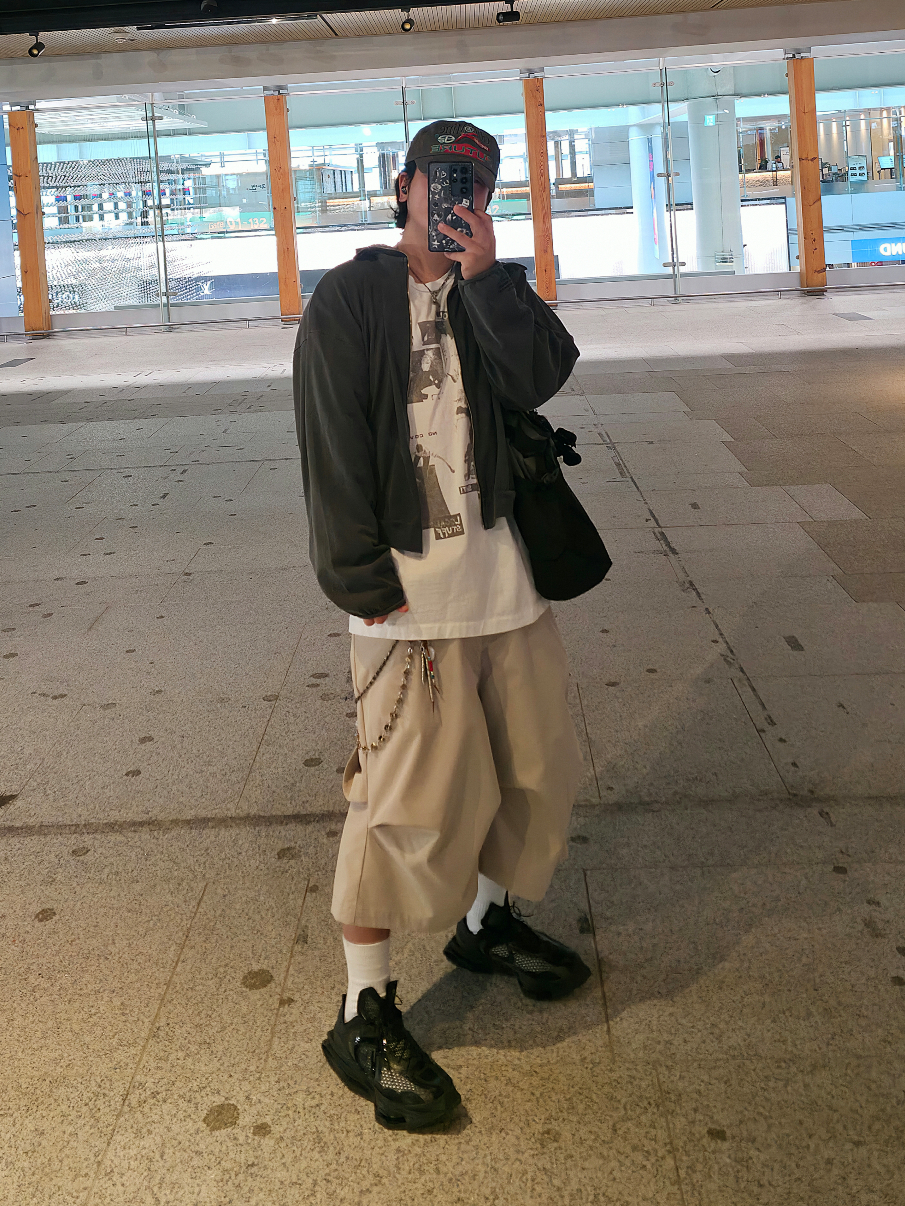 Nike x Matthew M Williams Zoom 004 Triple Black, Nonnod Alpine Carpenter Shorts Beige 착용 스타일 - 3