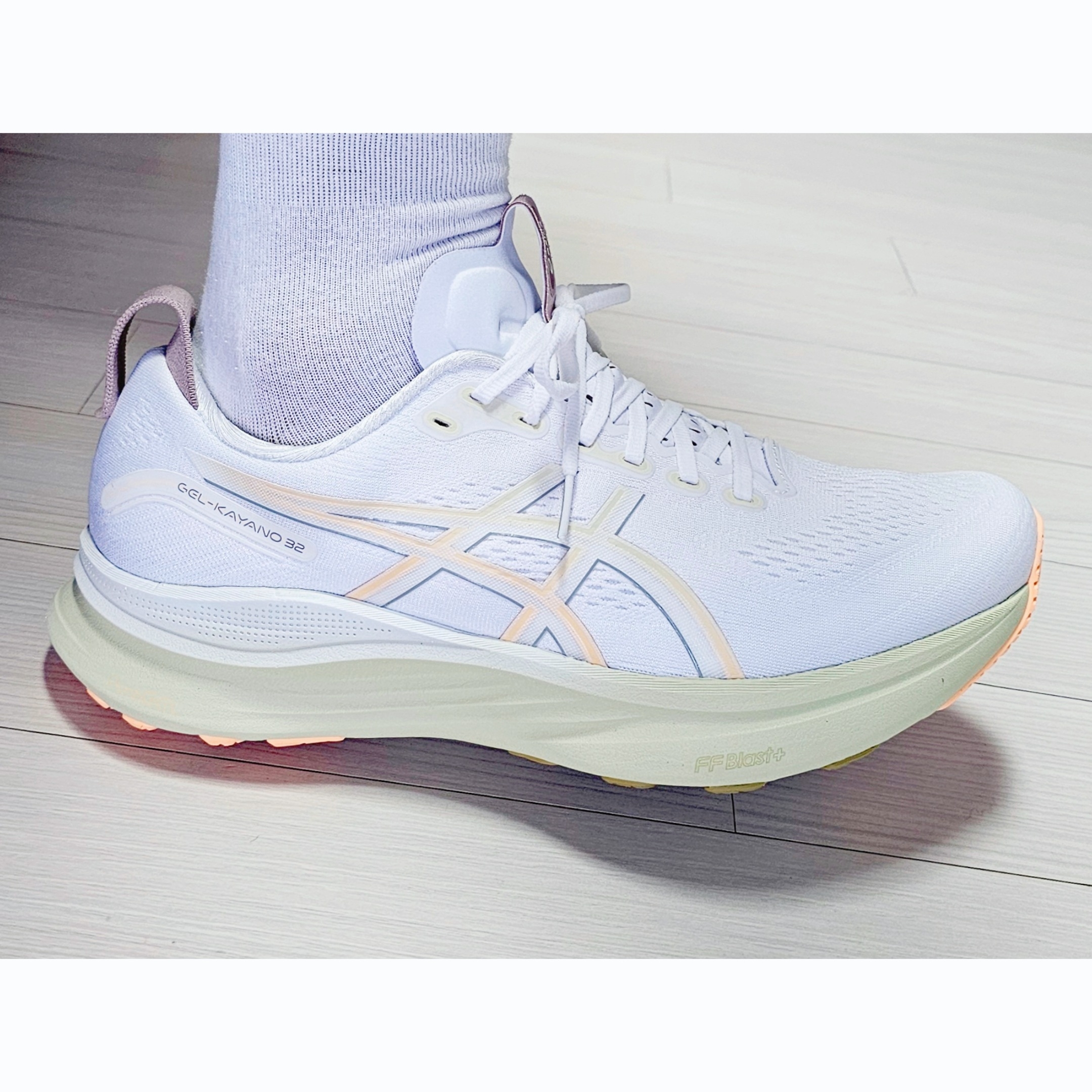 Asics Gel-Kayano 32 White Orange Glow - 4E Extra Wide, YESEYESEE® x HIKER WORKSHOP® Active L/S Tee Brown 착용 스타일 - 1