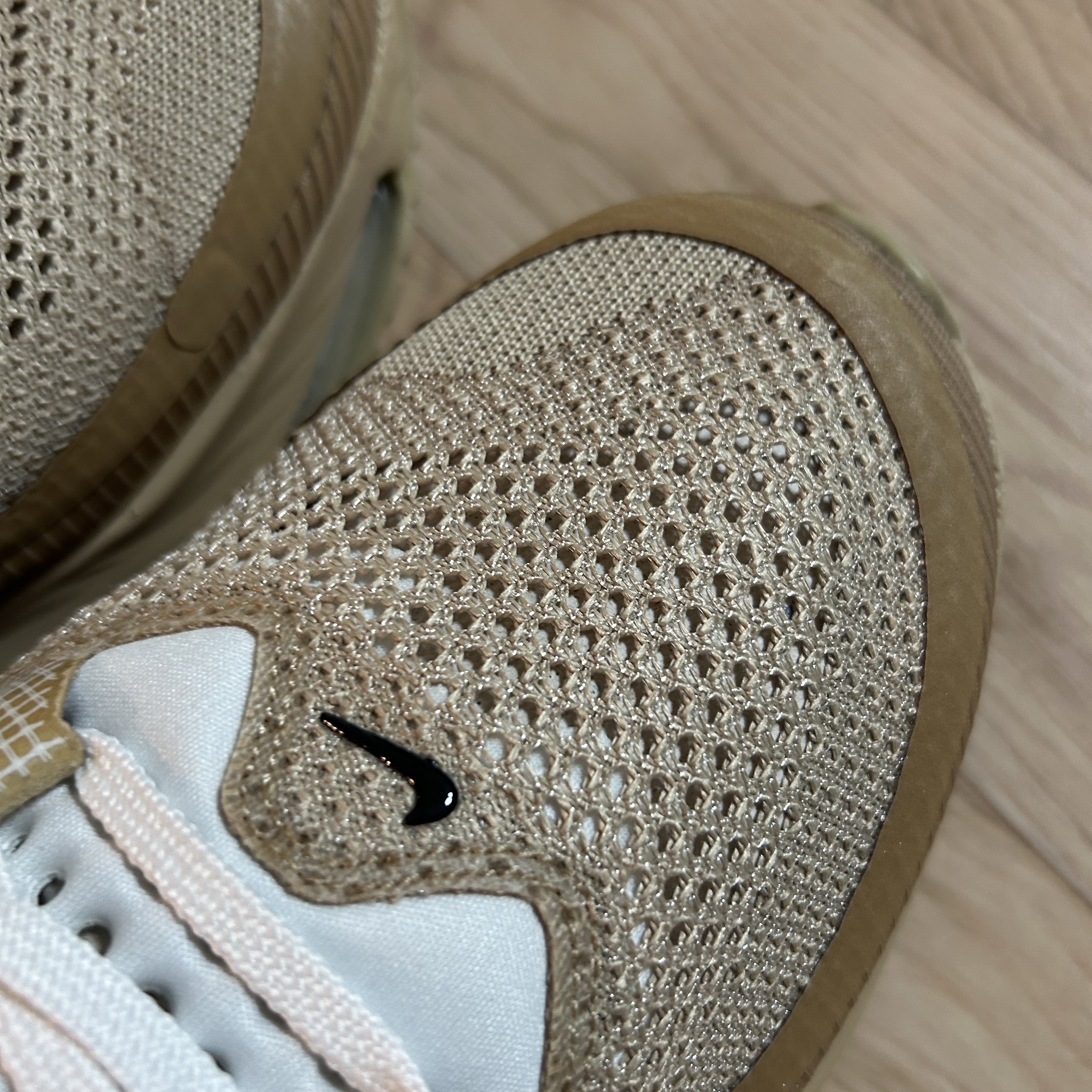 Nike Pegasus Premium Mushroom 착용 스타일
