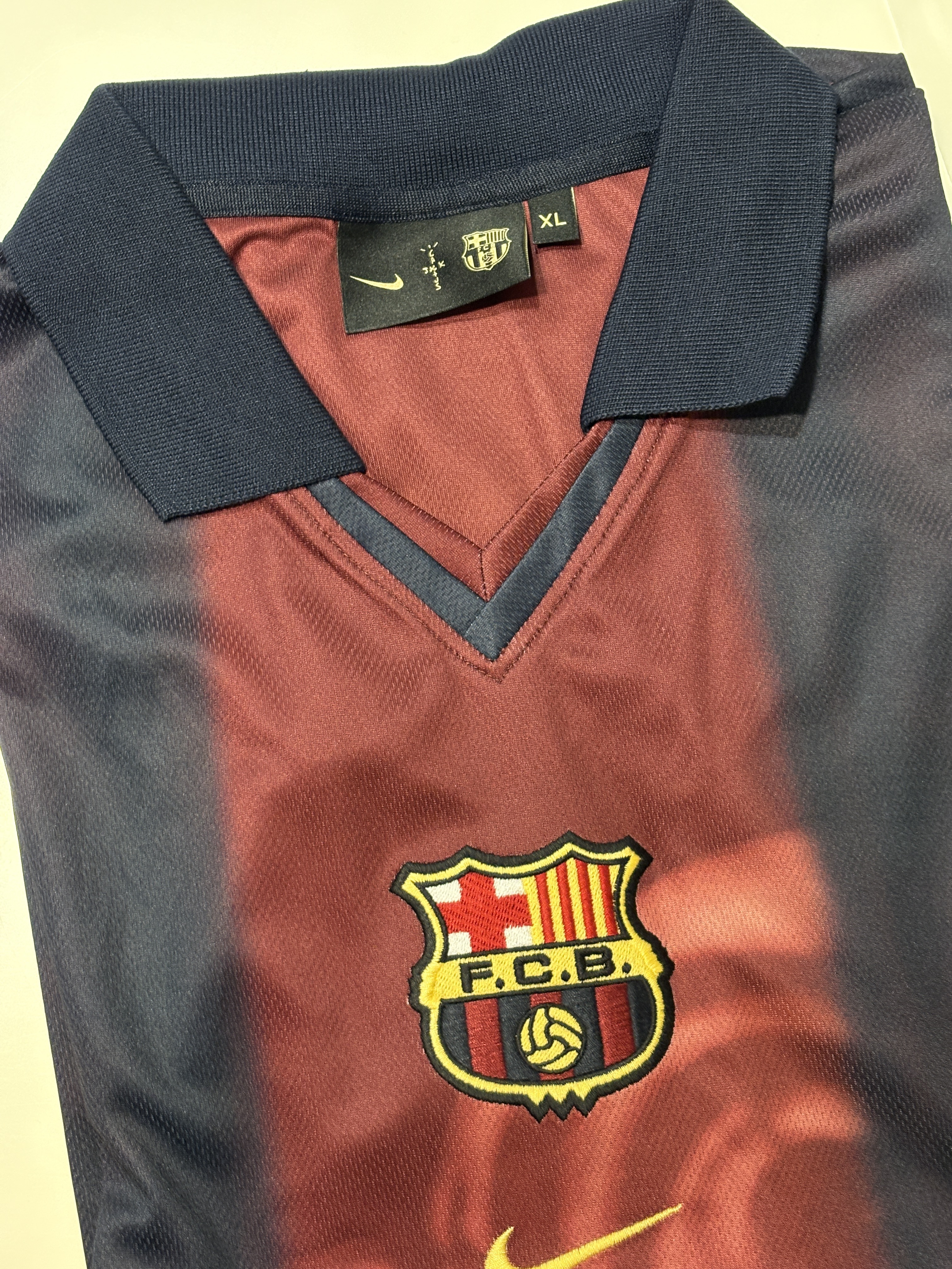 Nike FC Barcelona x Travis Scott Retro 2000/01 Home Skeleton Jersey Multicolor (Non Marking Ver.) 착용 스타일