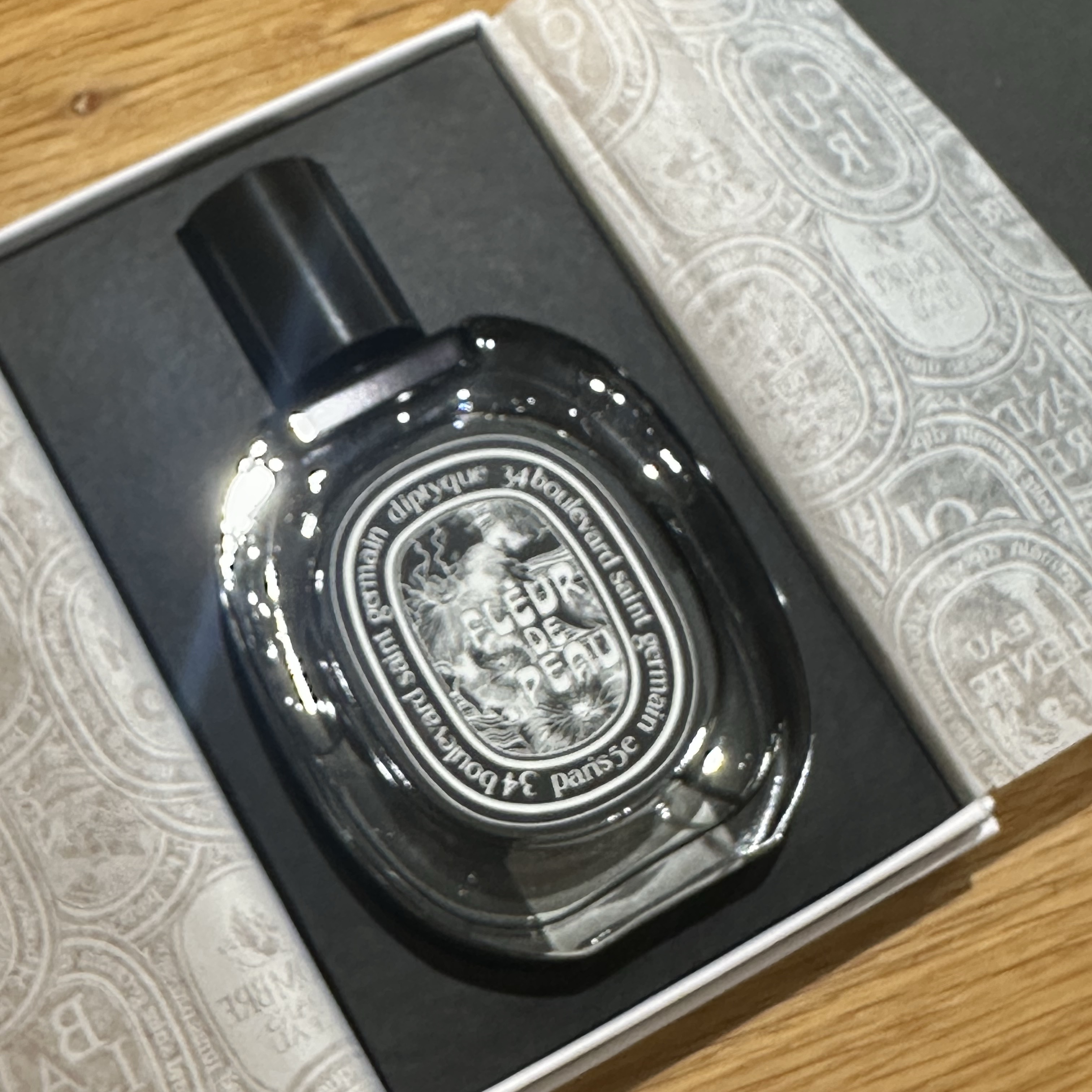 Diptyque Fleur De Peau Eau De Parfum 75ml 착용 스타일