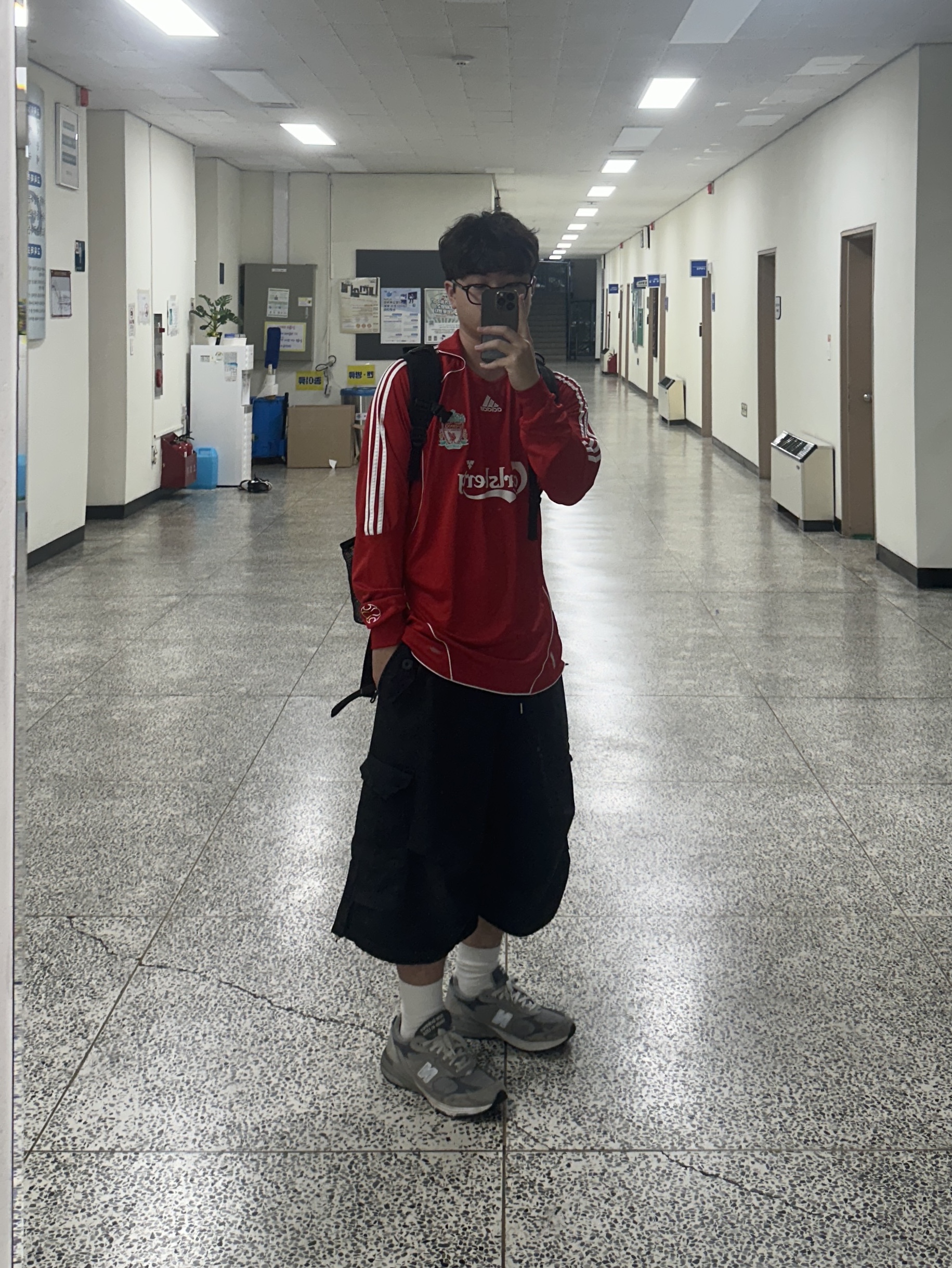 New Balance 993 Made in USA Grey - D Standard, Adidas Liverpool FC 2025/26 Home Long Sleeve Jersey Strawberry Red - KR Sizing (Non Marking Ver.) 착용 스타일