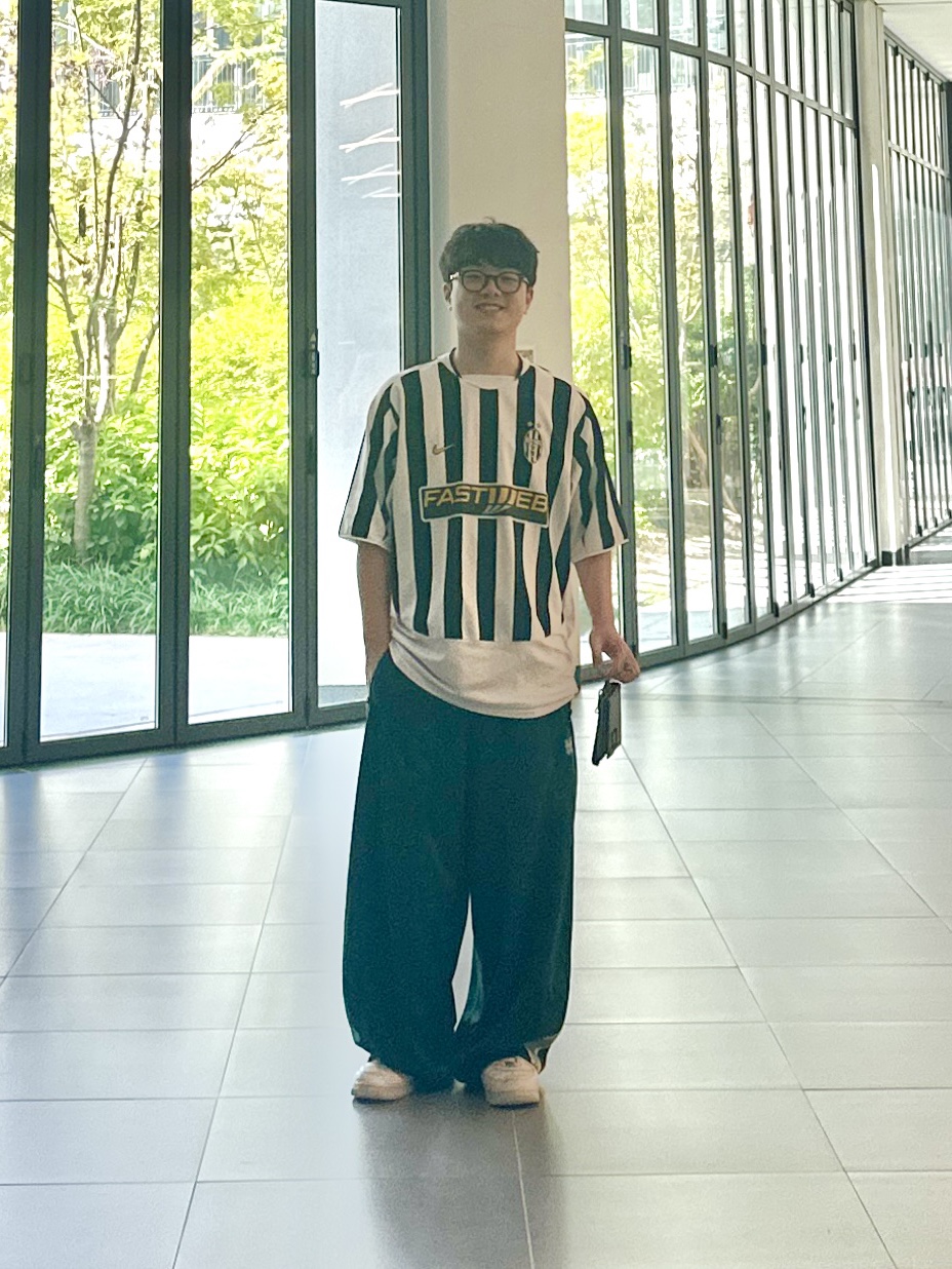 Nike x Supreme Air Force 1 Low White, Adidas Juventus 25/26 Home Jersey White Black - KR Sizing (Non Marking Ver.) 착용 스타일