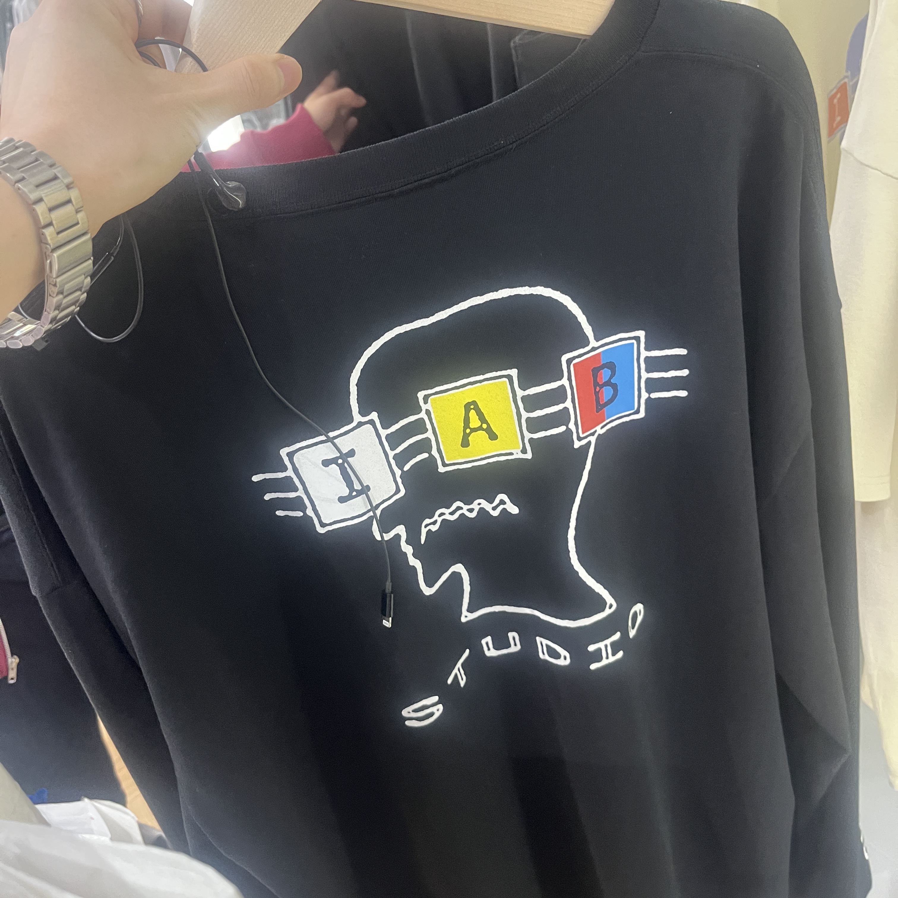 IAB Studio x Brain Dead Long Sleeve Black 착용 스타일