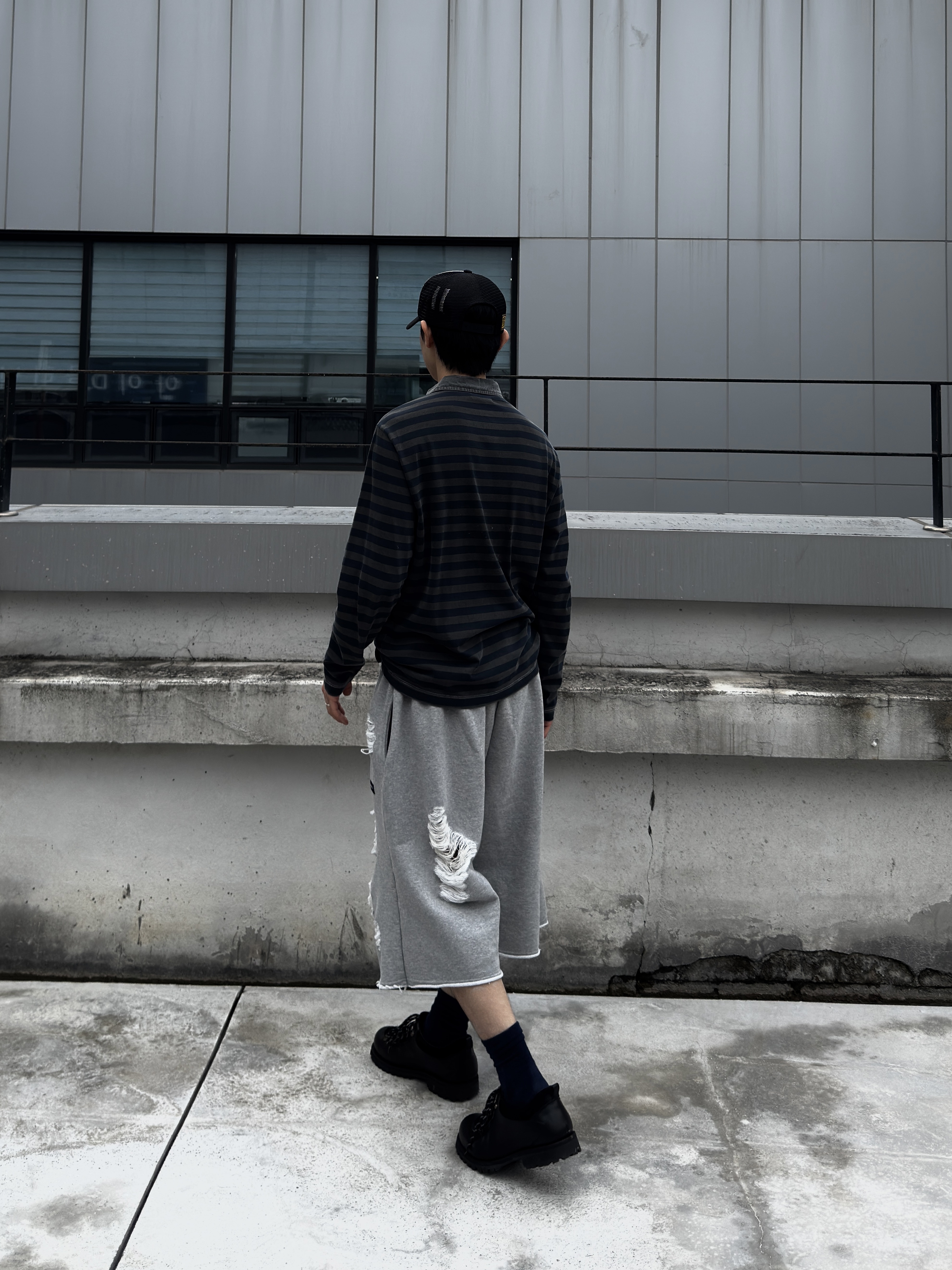 Hatchingroom VTG Stripe Polo T-Shirt Dyed Blue, Romantic Move Oat Mountain Oil Black 착용 스타일 - 5
