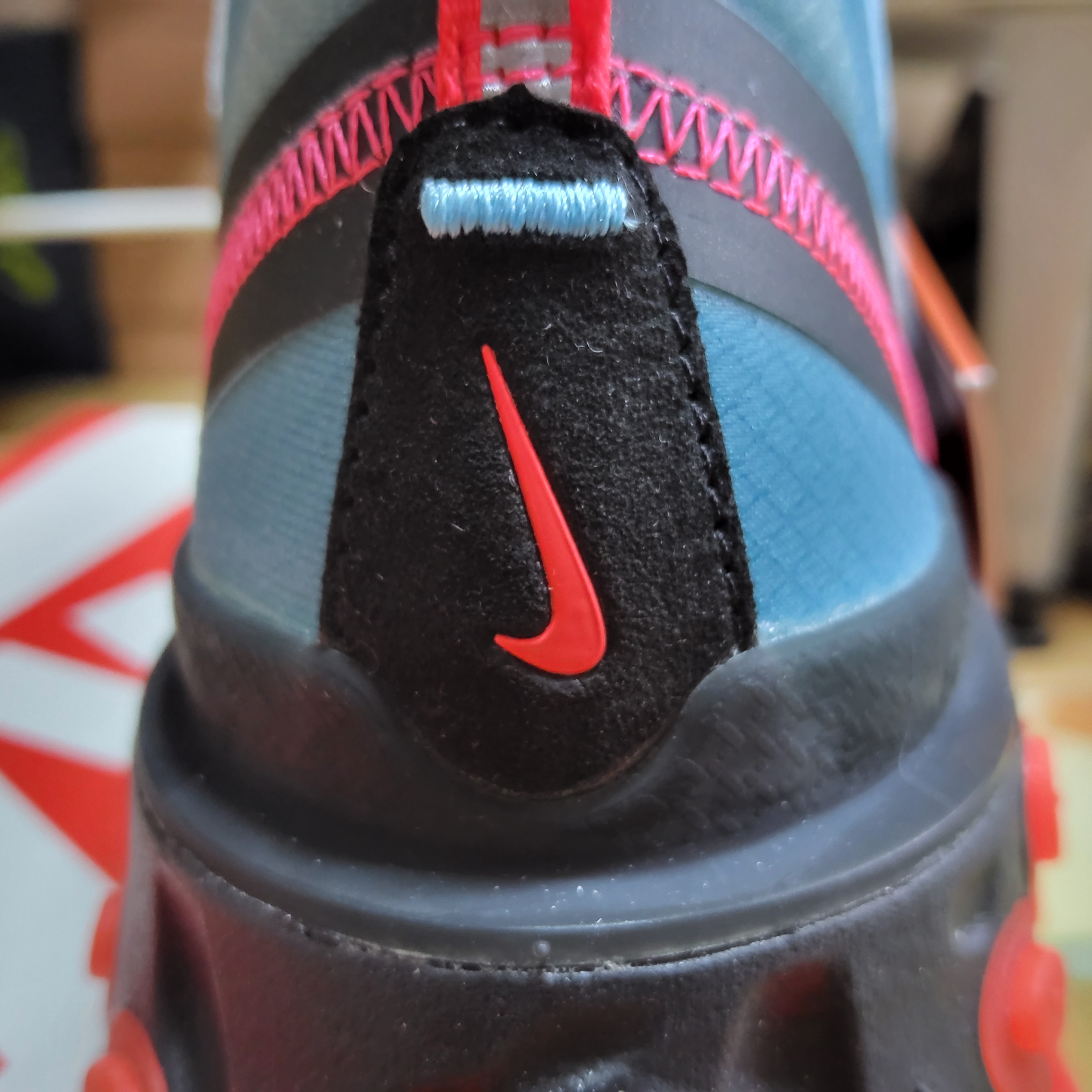 Nike React Element 87 Blue Chill Solar Red 착용 스타일 - 4