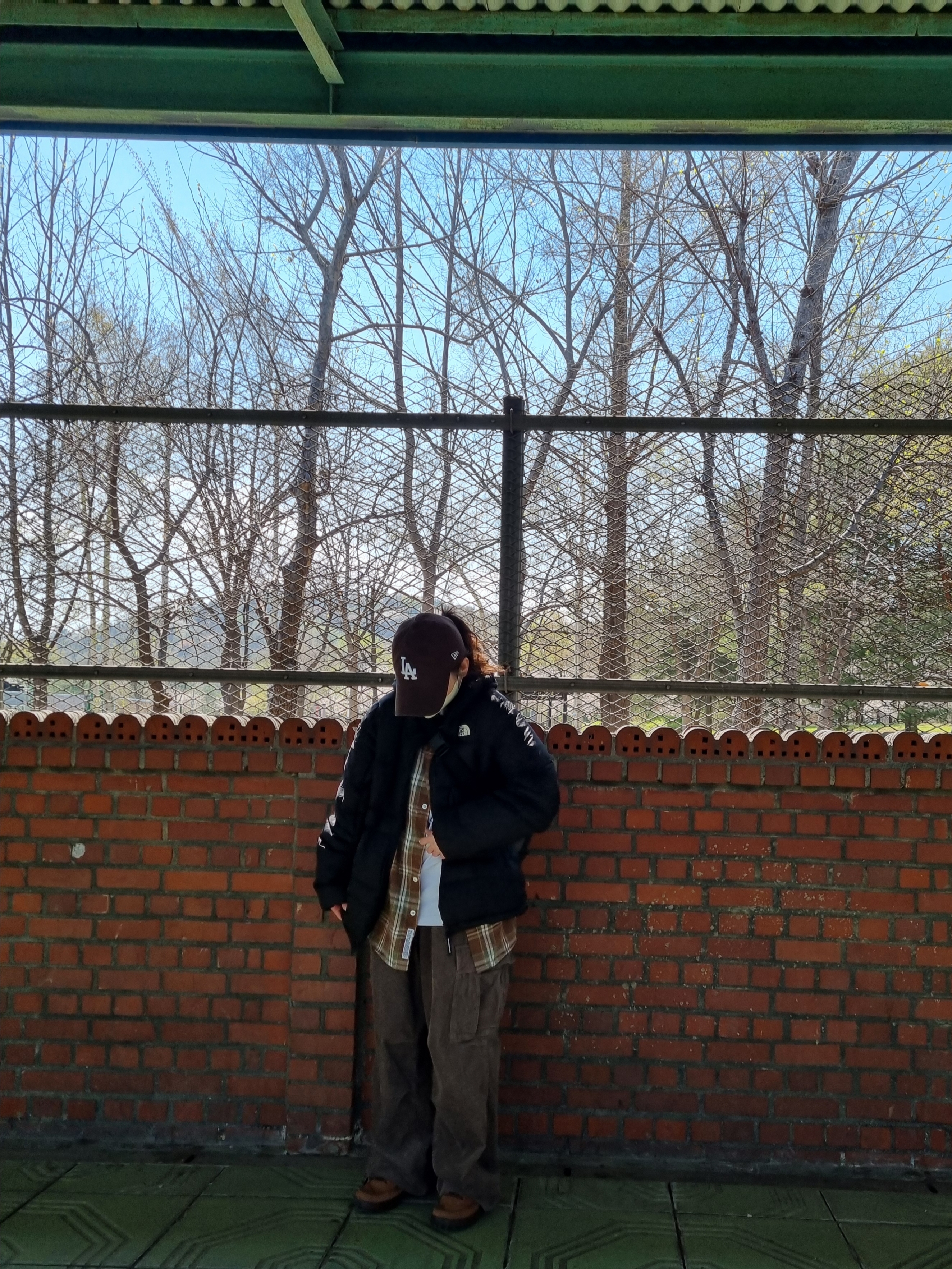 The North Face White Label Wave LT On Ball Jacket Black, Nike x Tom Sachs General Purpose Shoe Brown 착용 스타일 - 1