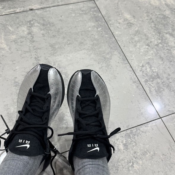 (W) Nike Air Superfly Metallic Silver and Black 착용 스타일