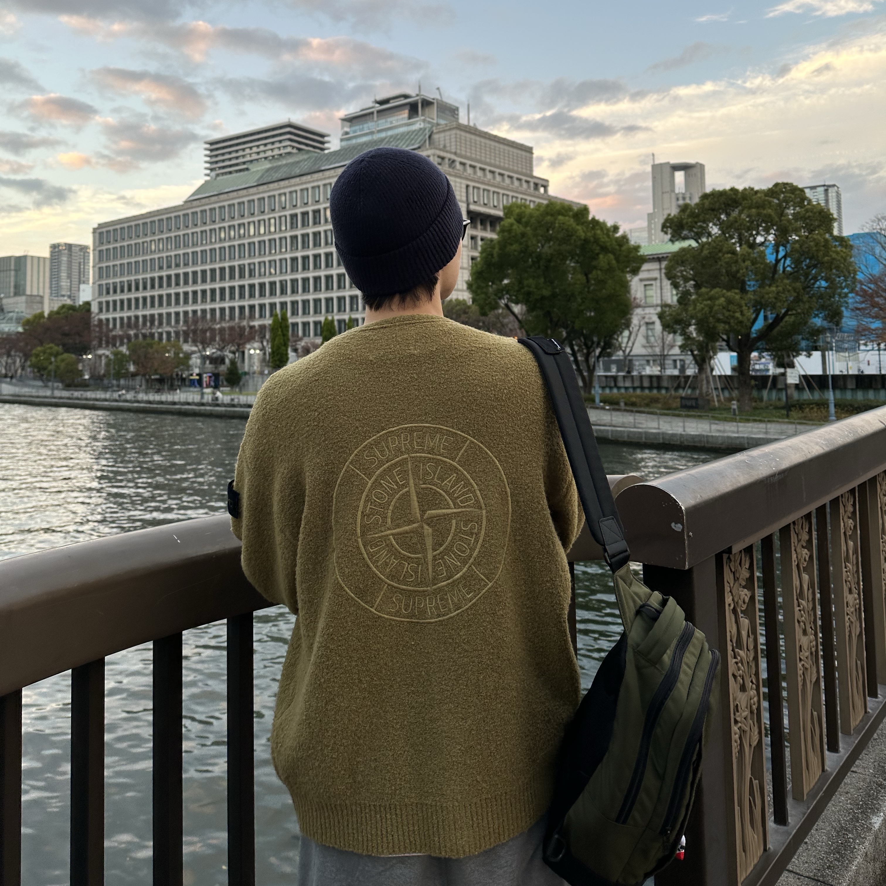 Supreme x Stone Island Boucle Cardigan Olive - 23FW, Sanrio x McDonald's x Yu-Gi-Oh Hello Kitty Black Magician 착용 스타일