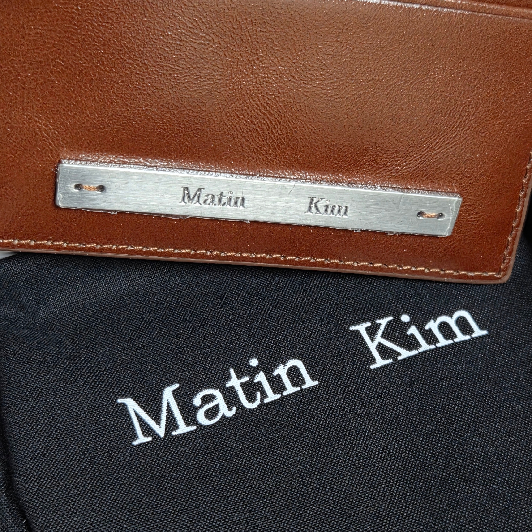 Matin Kim Vintage Card Wallet Brown 착용 스타일