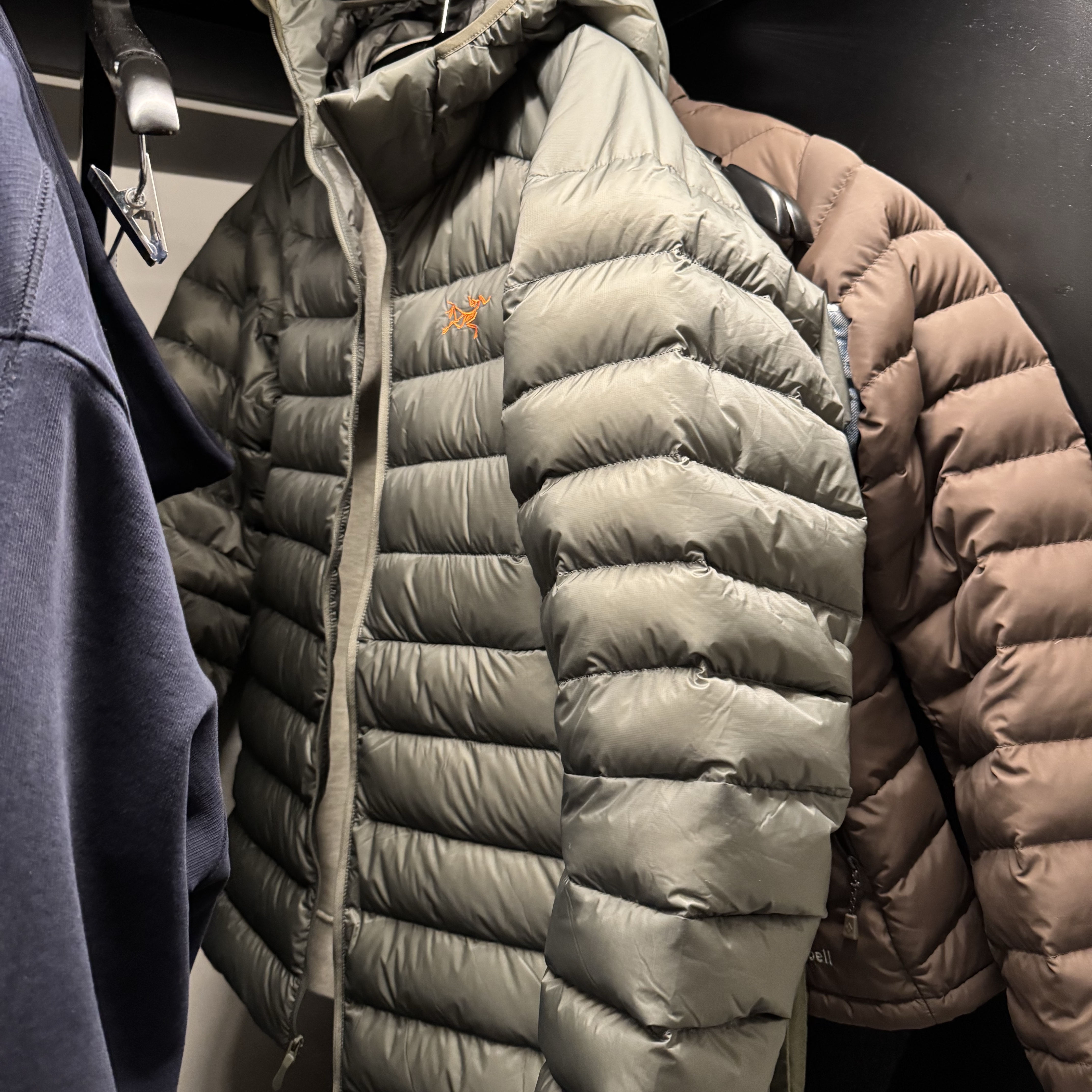 Arc'teryx Cerium Hoody Forage Verve, Arc'teryx Norvan SL 3 Shoe Black Light Fallow 착용 스타일 - 4