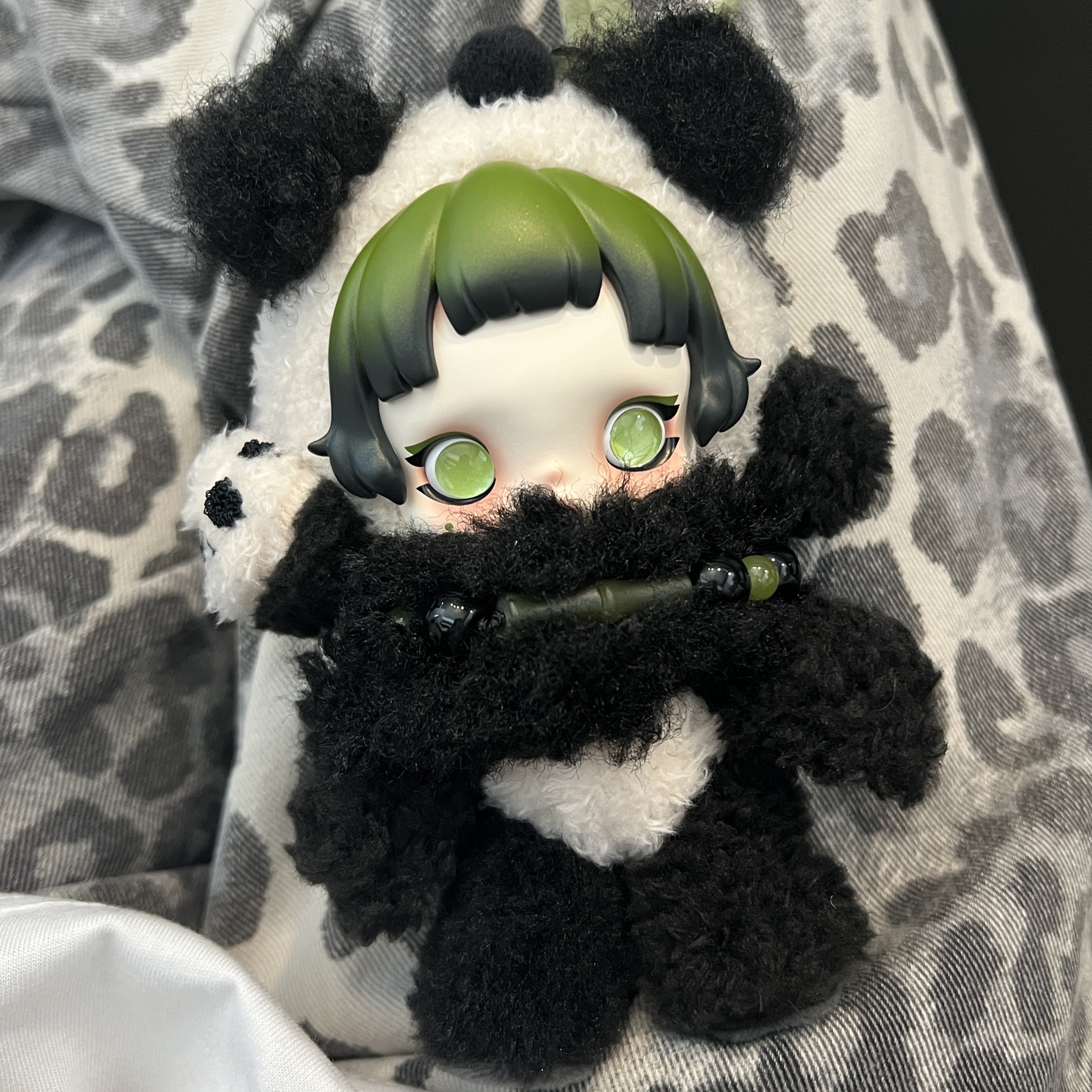 Pop Mart Skullpanda Lazy Panda Plush Doll Pendant 착용 스타일 - 4