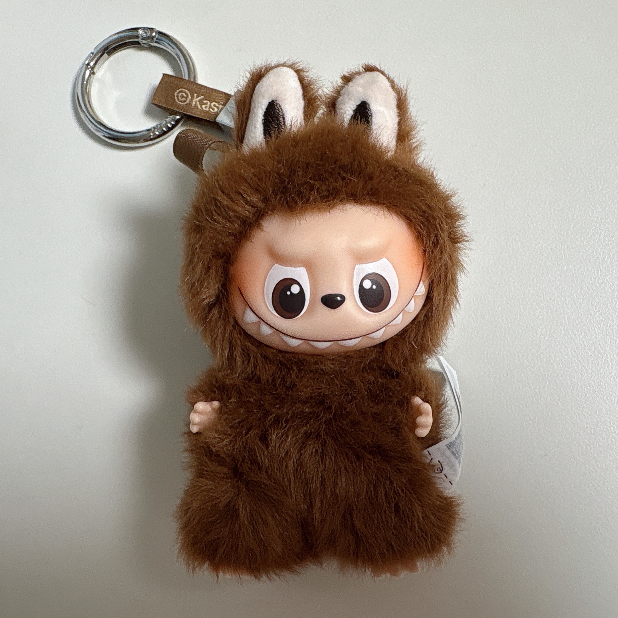 Pop Mart Labubu The Monsters Pin For Love Series Vinyl Plush Pendant Sealed Case (A-M) (1 Blind Box) 착용 스타일
