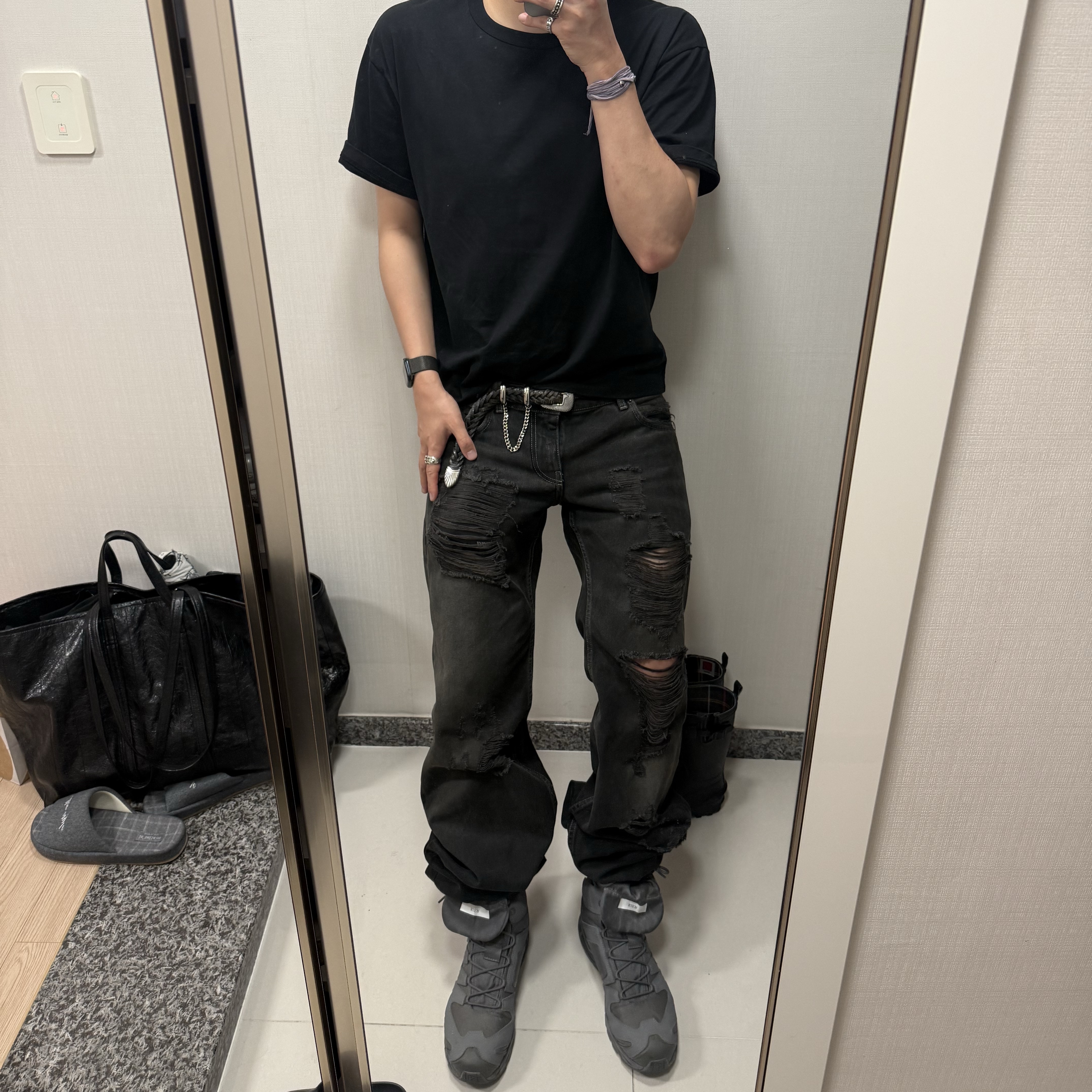 Salomon x Rier XA Jungle Castlerock 착용 스타일