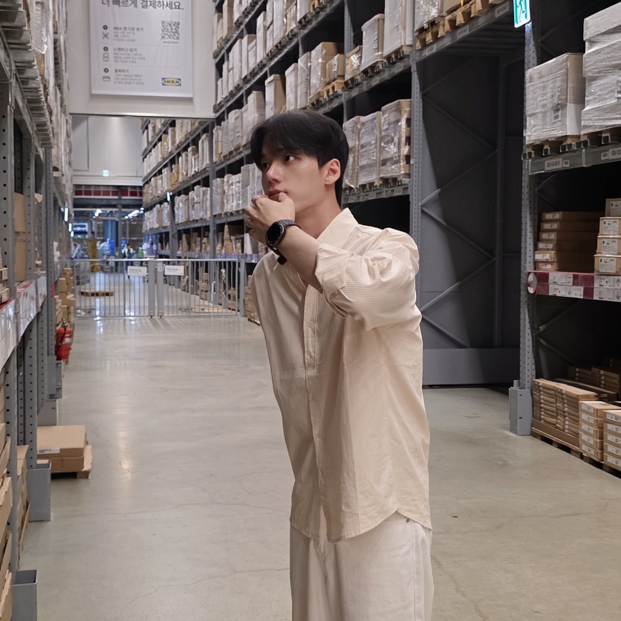 AMOU Solid Stripe Bio Shirts Cream, AMOU Solid Stripe Bio Shirts Indigo Pink 착용 스타일 - 3