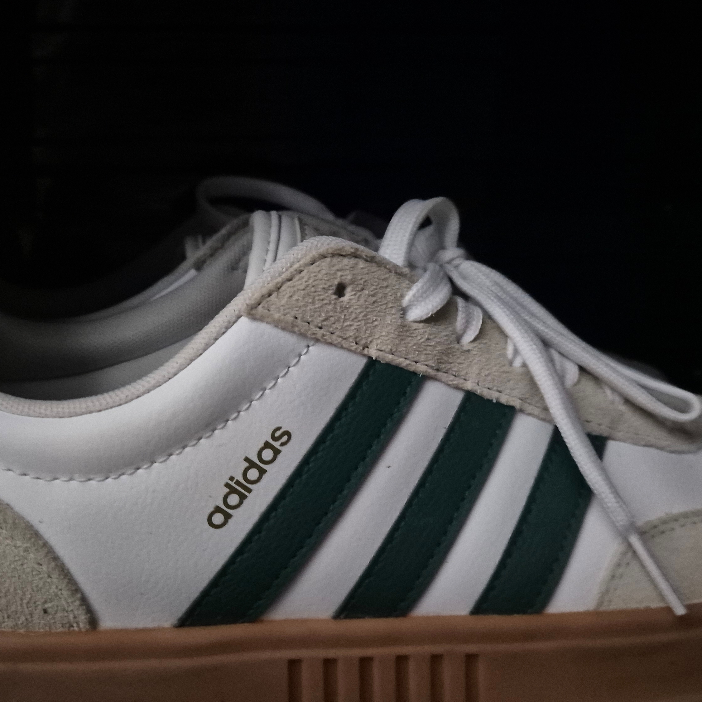 Adidas Gradas Collegiate Green 착용 스타일
