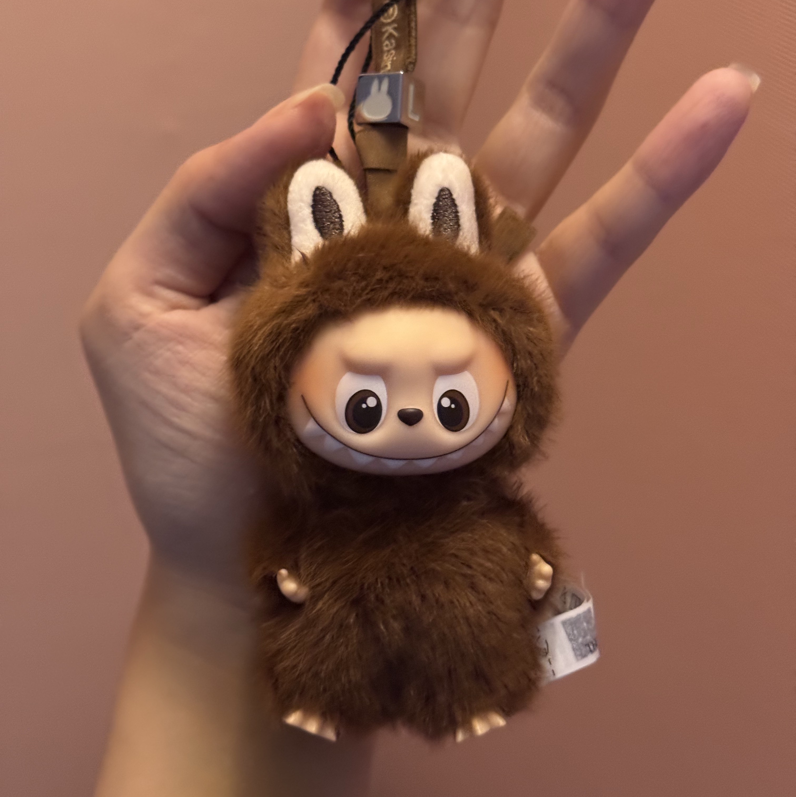 Pop Mart Labubu The Monsters Pin For Love Series Vinyl Plush Pendant (A-M) L (Opened Case) 착용 스타일