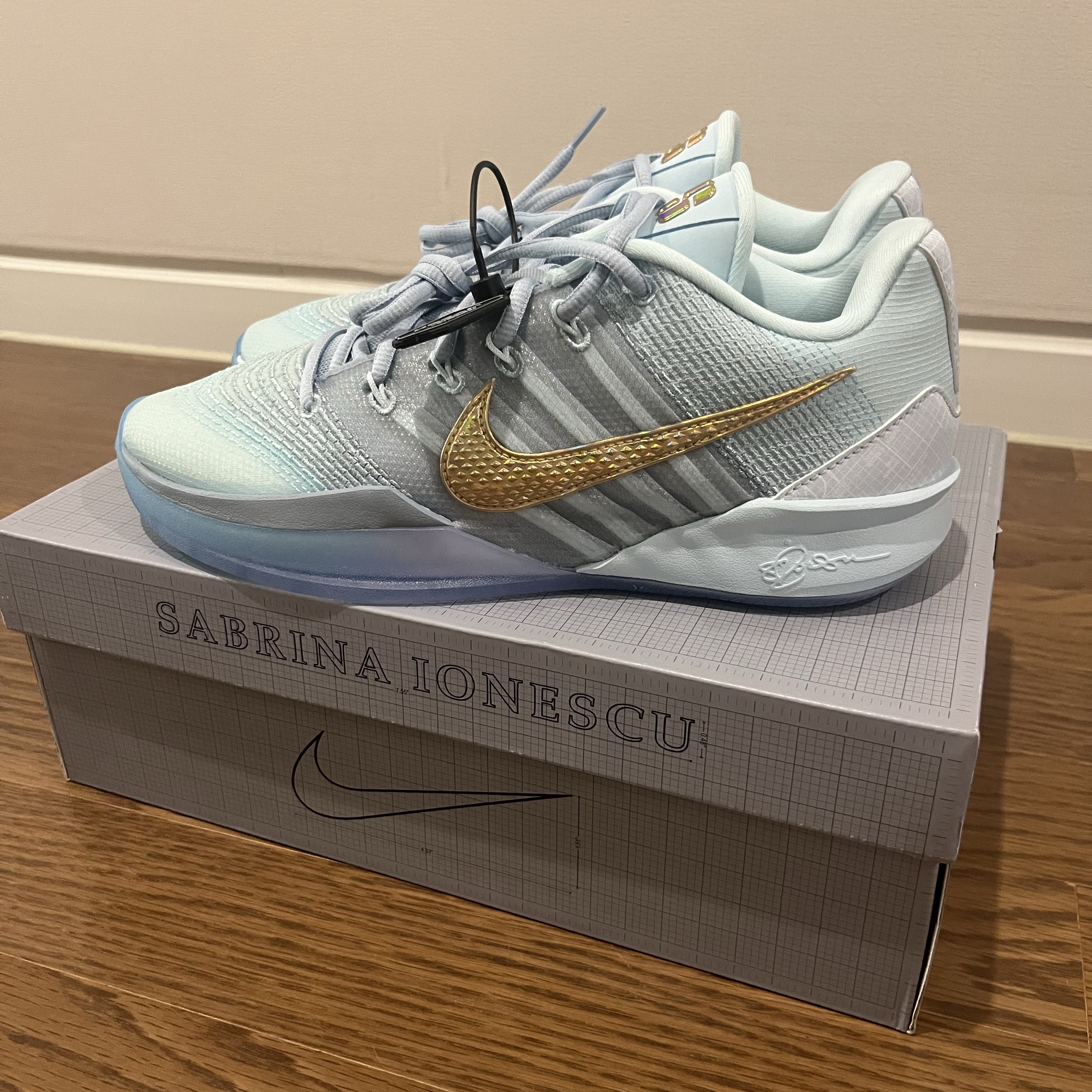 Nike Sabrina 3 Glacier Blue Neptune Blue 착용 스타일 - 2