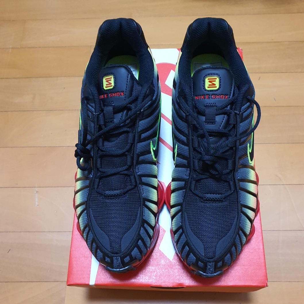 (W) Nike Shox TL Black Volt 착용 스타일