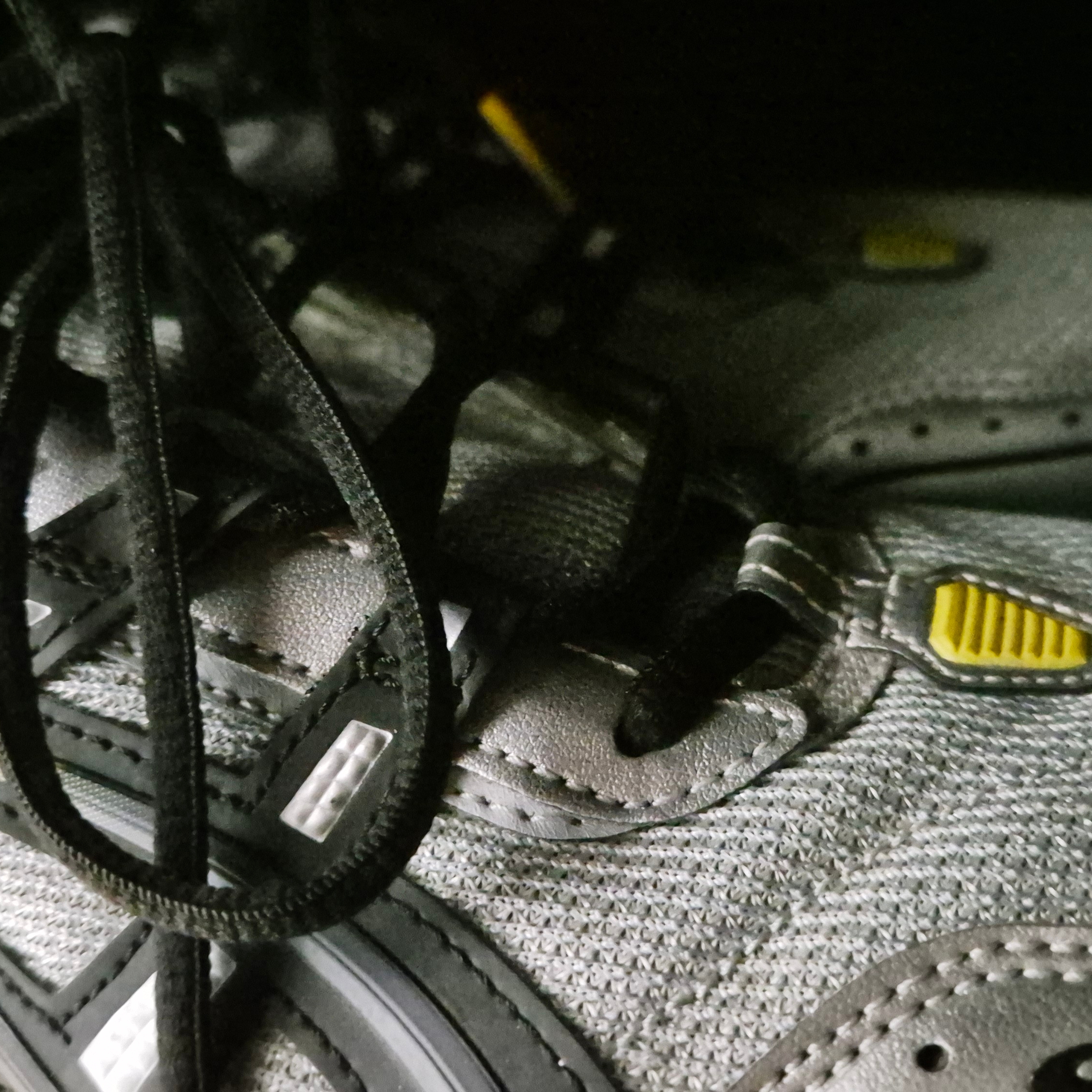 Asics Gel-1090 Mid Grey Black 착용 스타일