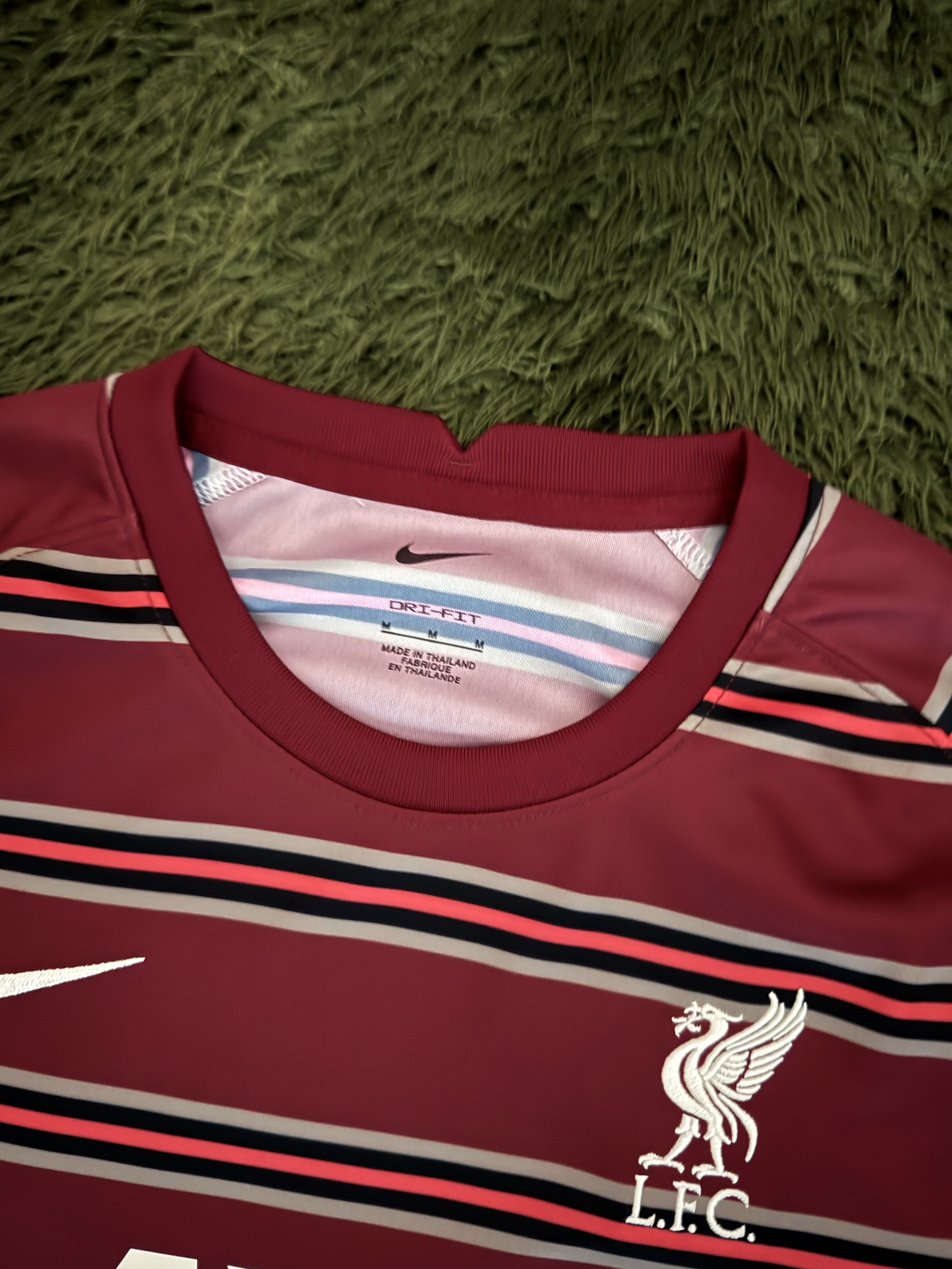 Nike Liverpool FC 2021/22 Pre-Match Short Sleeve Football Top Team Red Bright Crimson (Non Marking Ver.) 착용 스타일 - 3