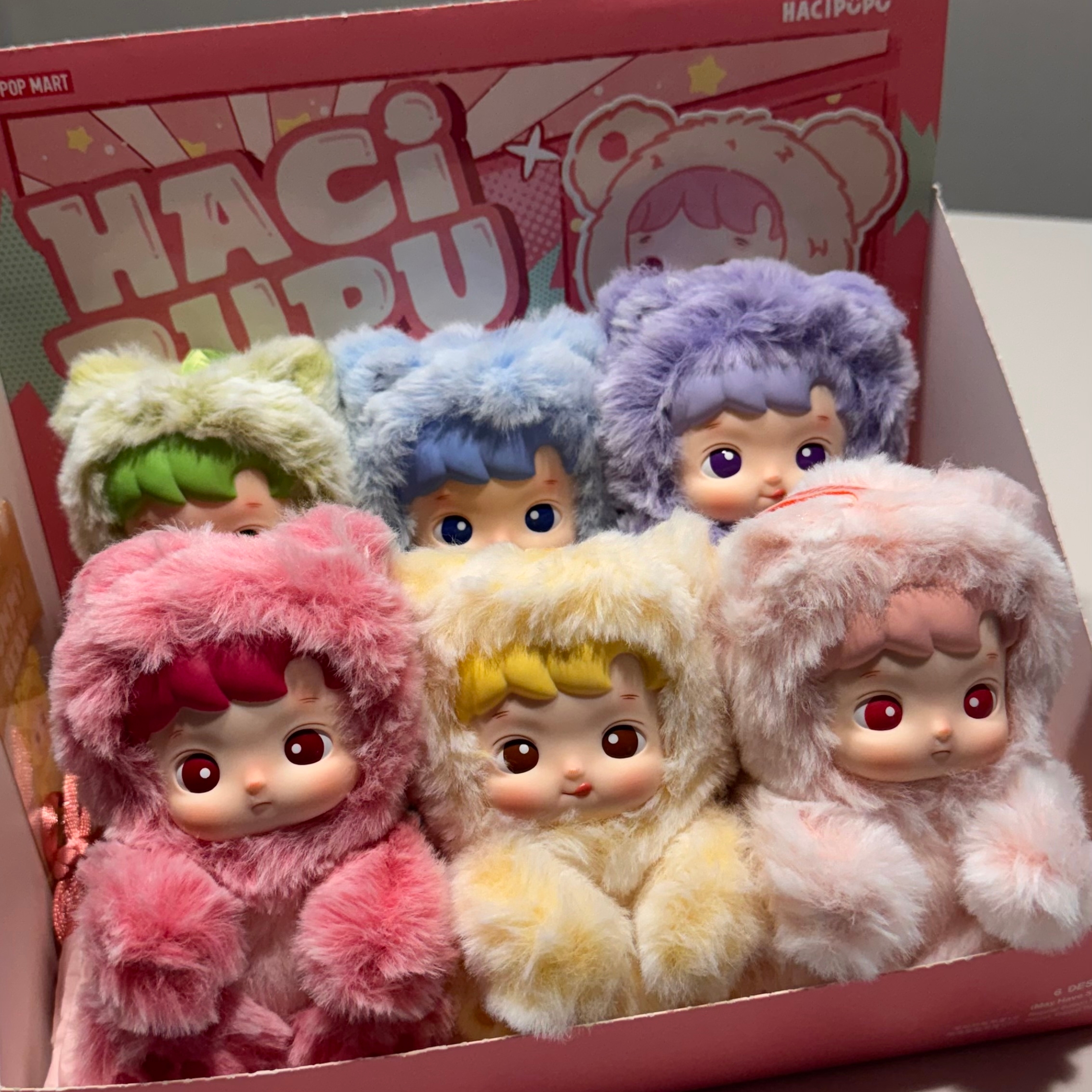 Pop Mart Hacipupu Gummy Bear Series Vinyl Plush Pendant (6 Blind Boxes) 착용 스타일