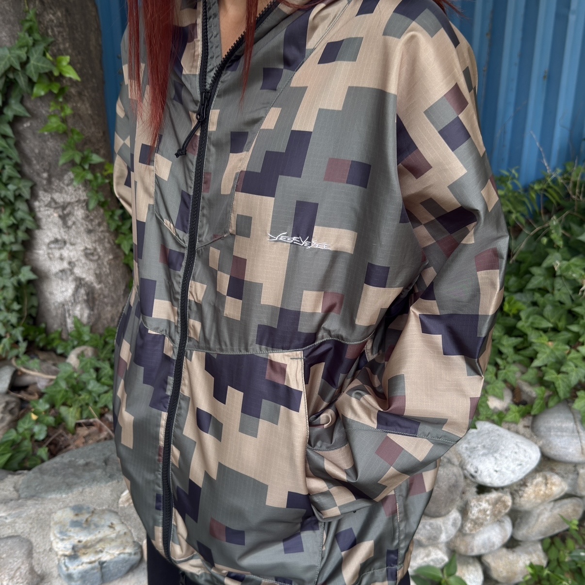 YESEYESEE Equip Windbreaker Camo, YESEYESEE Elastic Easy Cotton Pants Black 착용 스타일 - 3