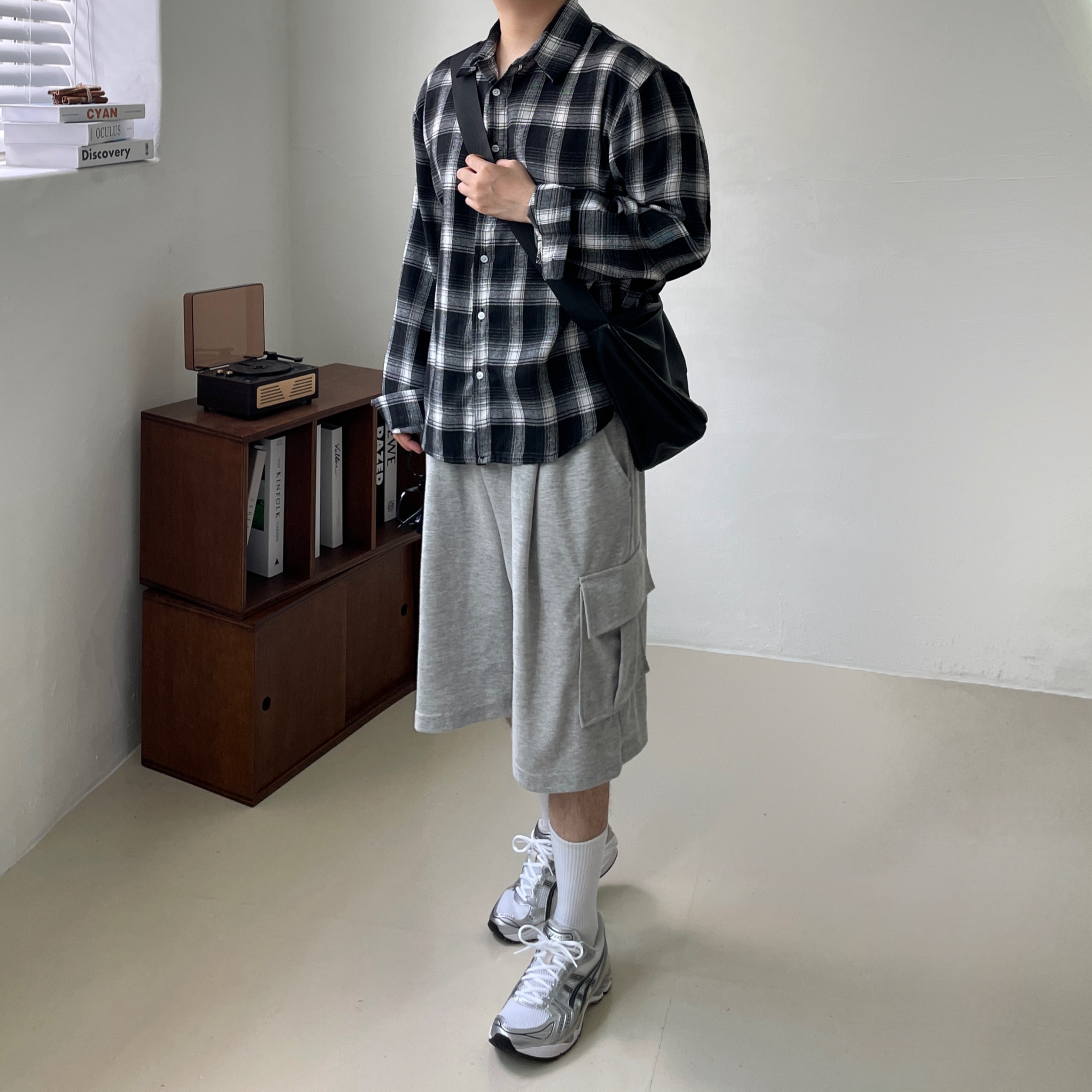 Asics Gel-Kayano 14 White Graphite Grey 착용 스타일 - 2