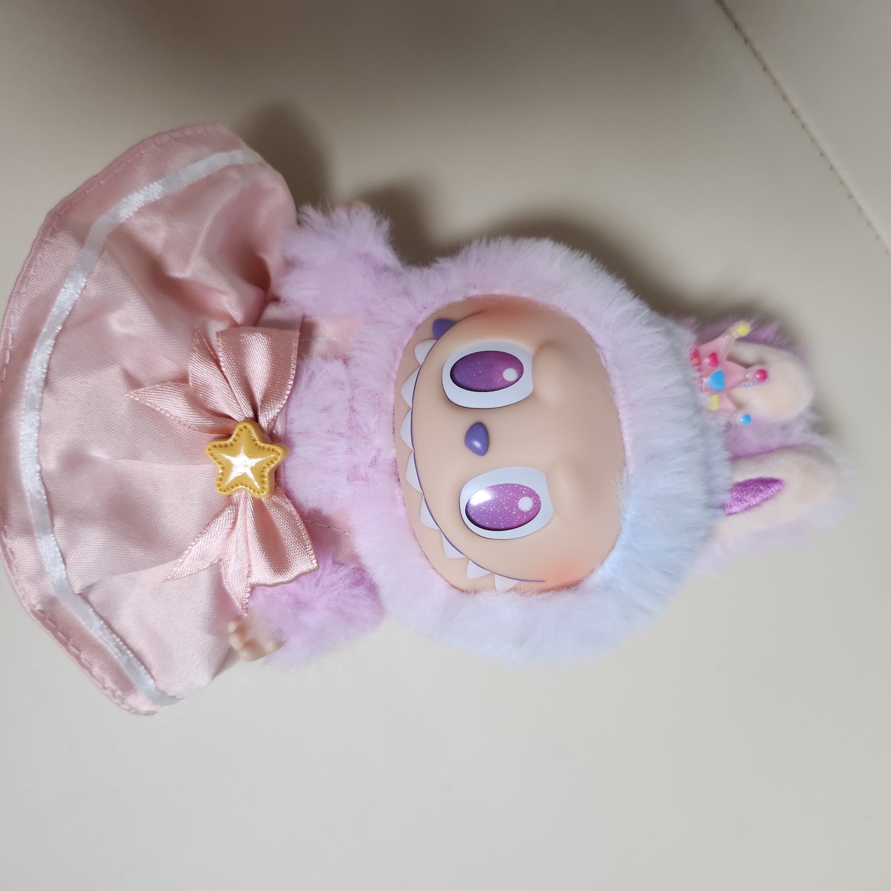 Pop Mart Labubu The Monsters Pin For Love Series Vinyl Plush Pendant (N-Z) Q (Opened Case) 착용 스타일 - 1