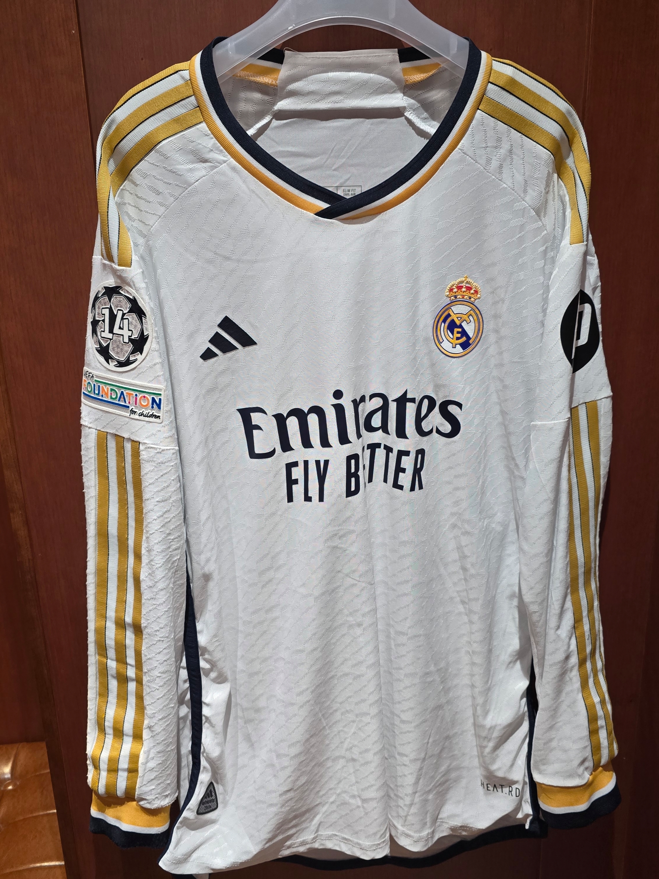 Adidas Real Madrid 2023/24 Home Authentic Long Sleeve Jersey White - US Sizing (Non Marking Ver.) 착용 스타일 - 1