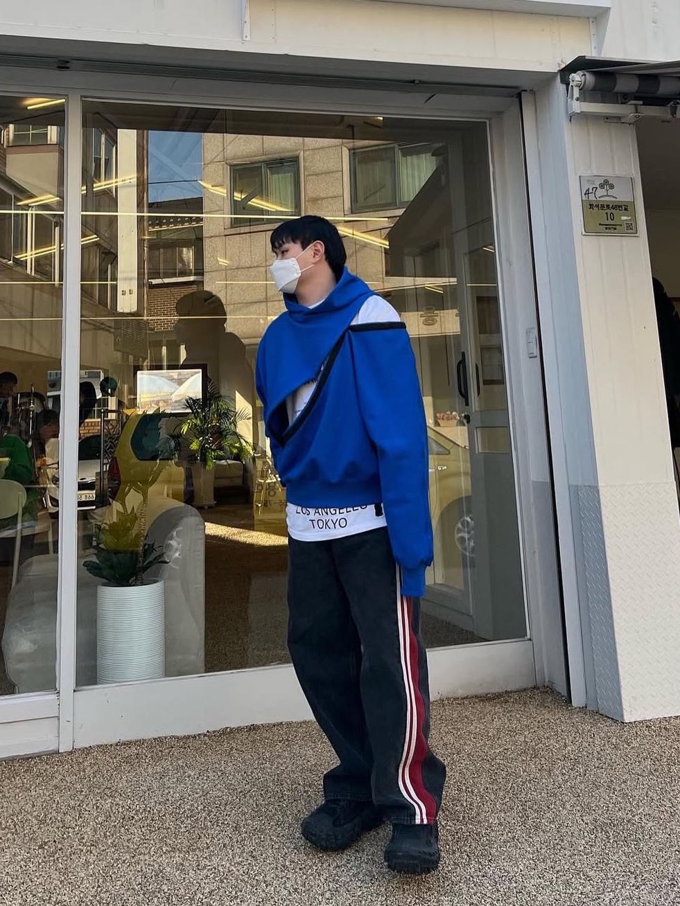 Balenciaga Defender Sneakers Black 착용 스타일