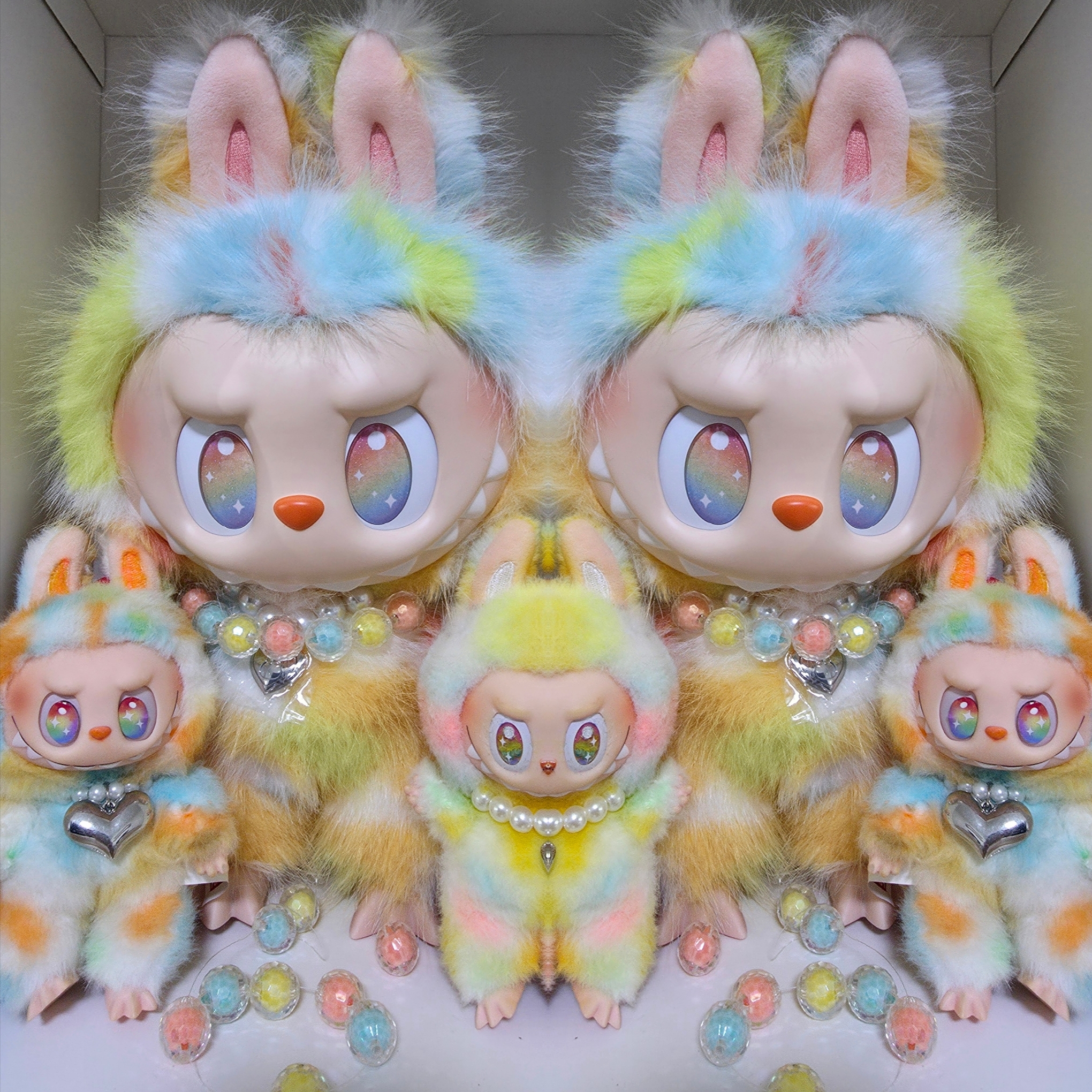 Pop Mart Labubu The Monsters Big Into Energy Series-Rock The Universe Vinyl Plush Doll 착용 스타일