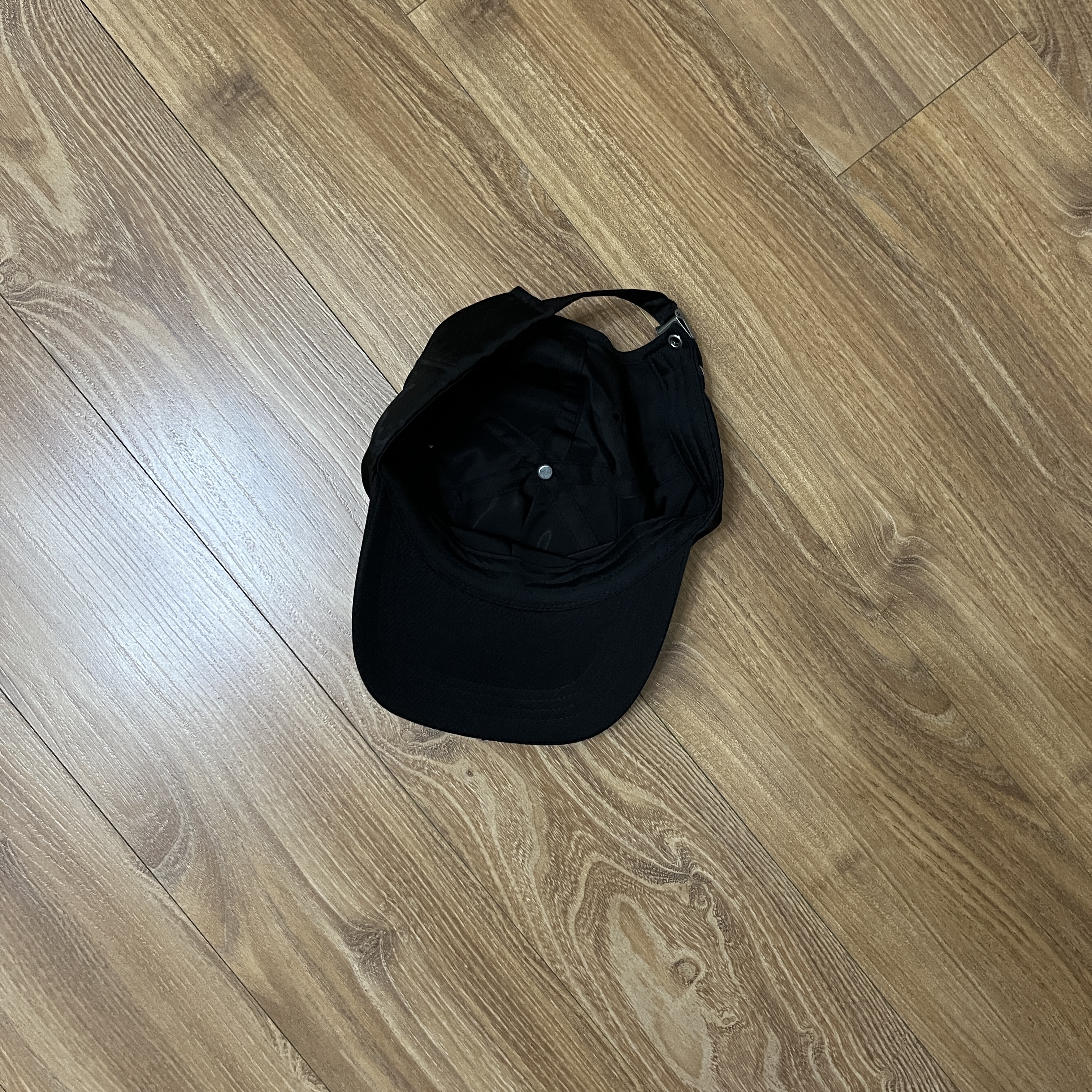YESEYESEE Y.E.S Mesh Cap Black 착용 스타일