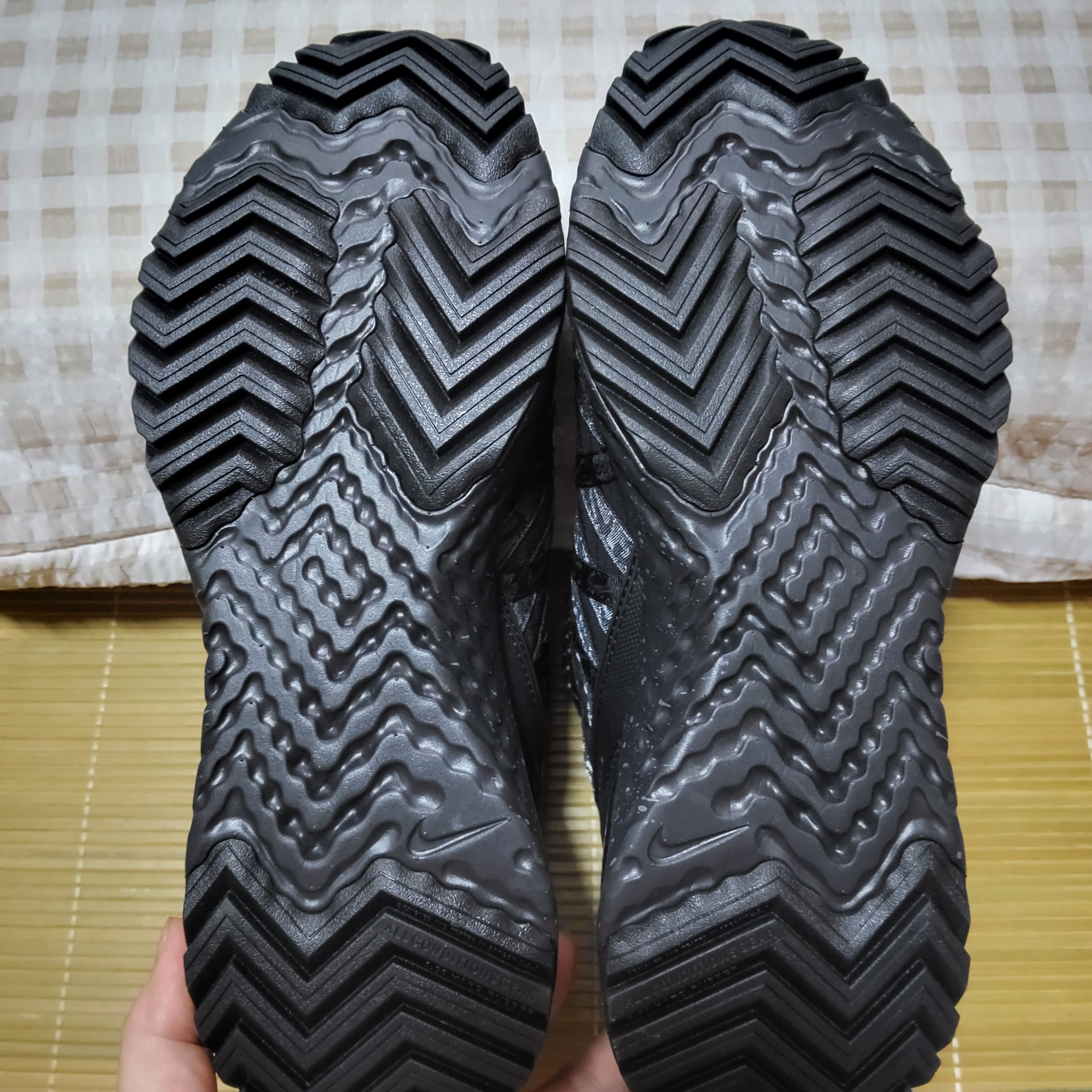 Nike ACG React Terra Gobe Black Space Purple 착용 스타일 - 10