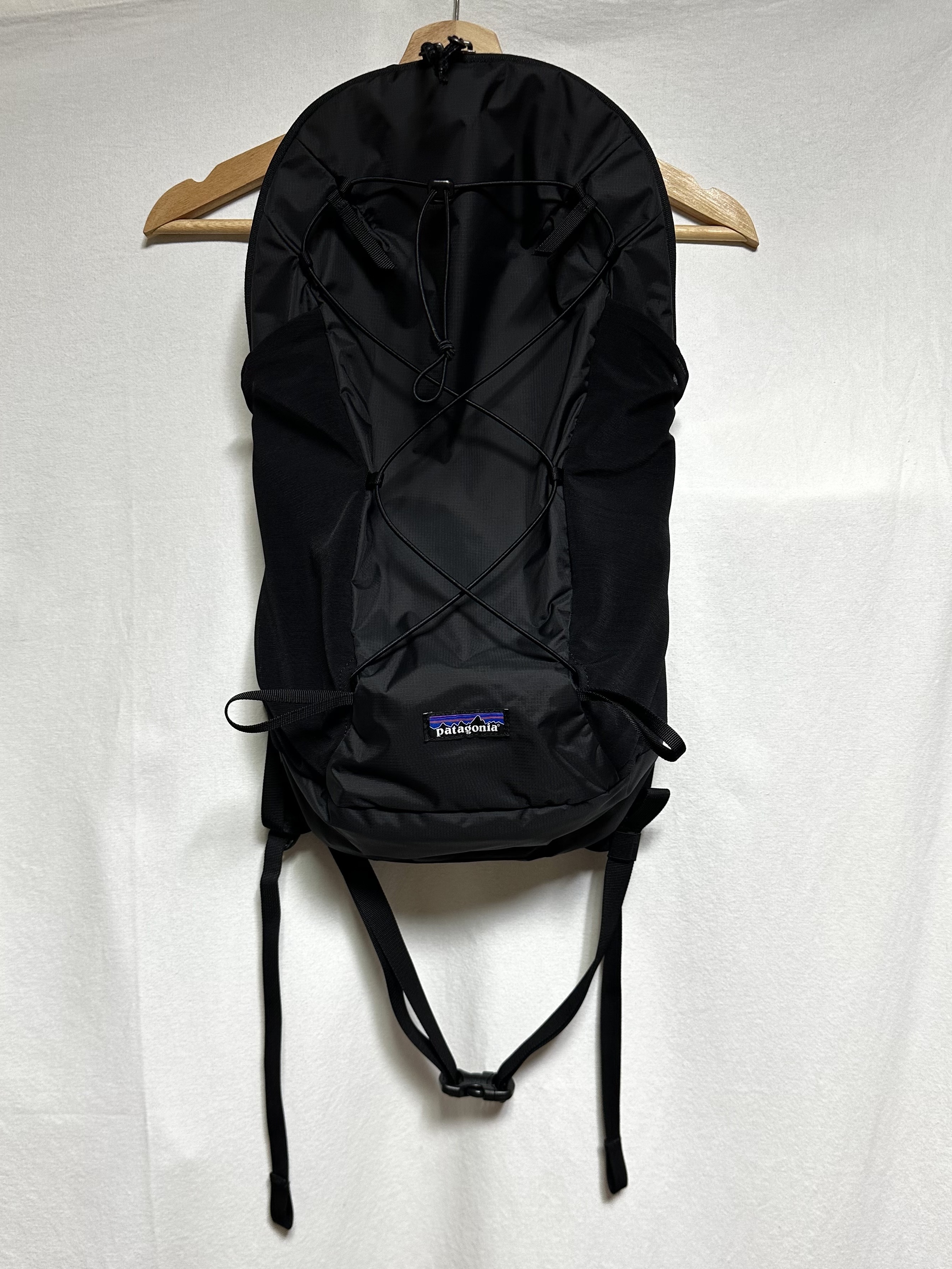 Patagonia Terravia Pack 14L Black 착용 스타일