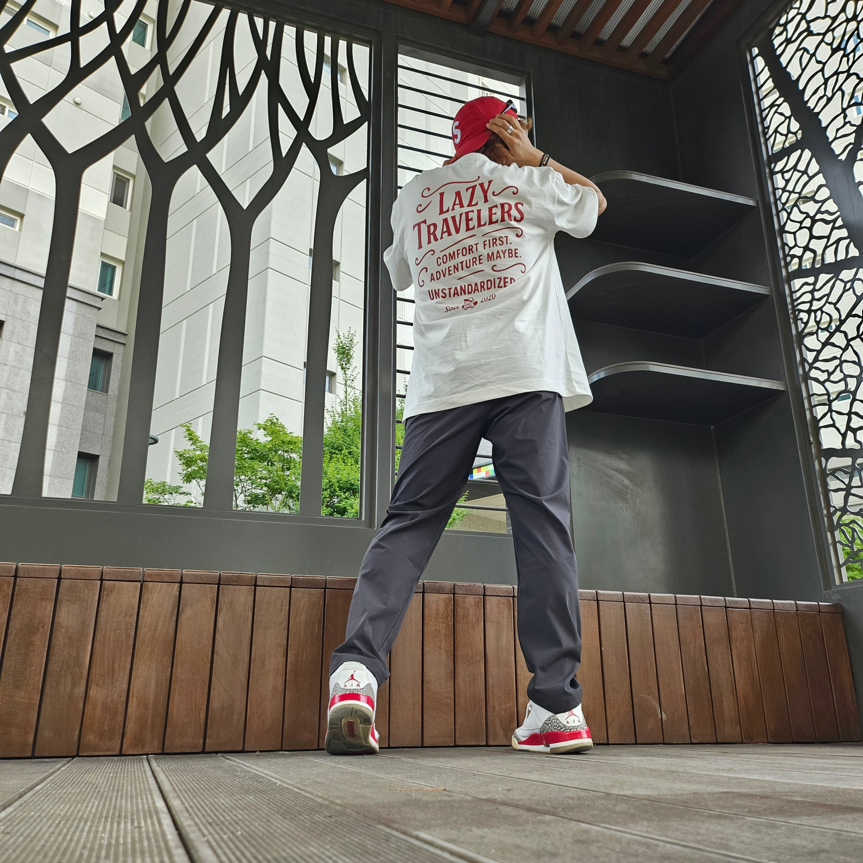 Supreme Seersucker S Logo 6-Panel Red - 24SS, Jordan 3 Retro Cardinal Red 착용 스타일 - 1