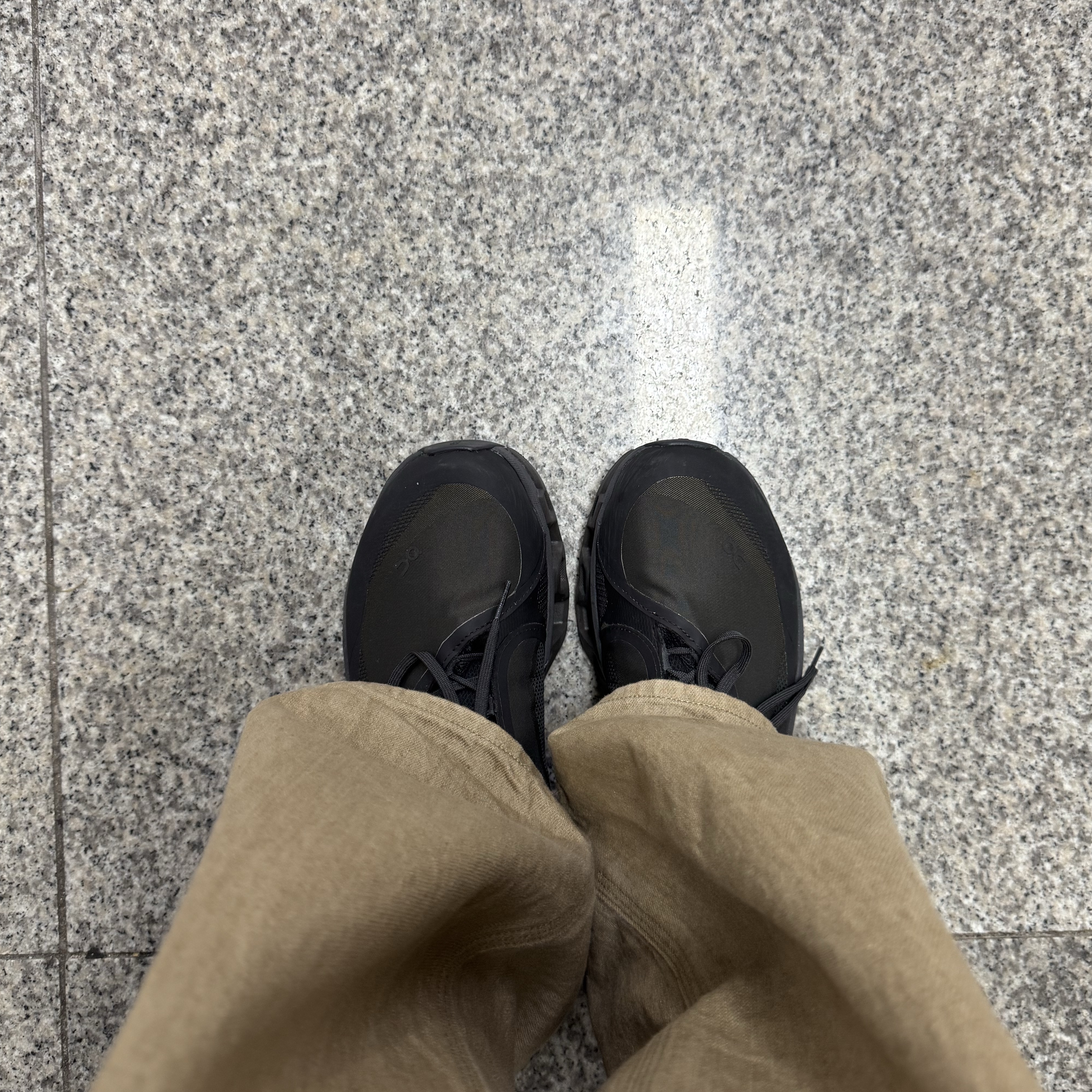 On Running x Post Archive Faction (Paf) Cloudmonster 2 Thorn Brown 착용 스타일
